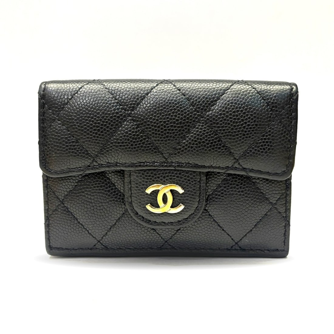 Chanel Classic Small Flap Wallet Matelassé Caviar Skin Black Tri-fold AP0230 CHANEL: --- Catalog ---Category: SizeSize (HxWxD): 7.5cm x 10.5cm x 3.5cm / 2.95'' x 4.13'' x 1.37''Category: DesignType: Wallet (tri-fold)Color: BlackGender: WomenMaterial: Grained Calfskin Category: General