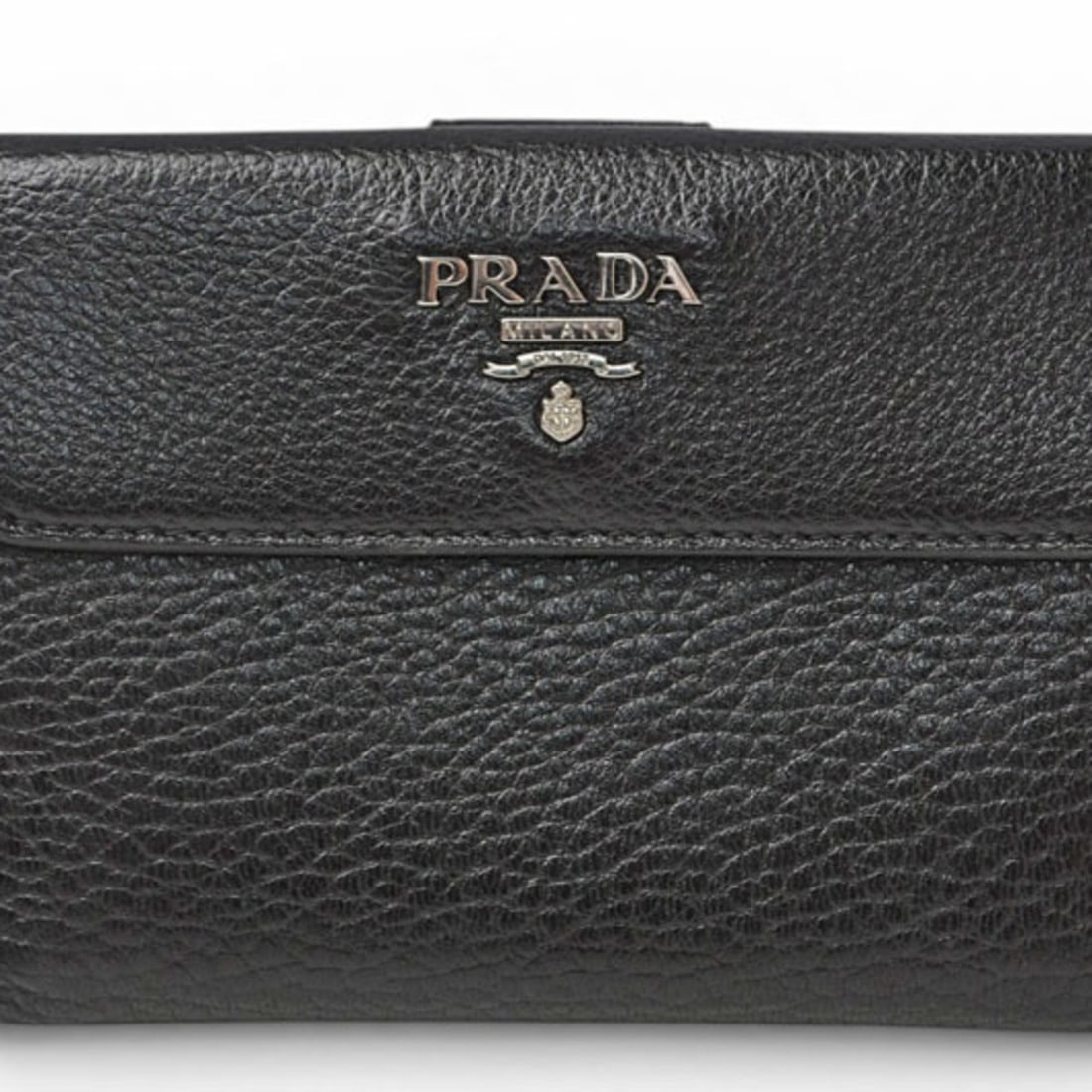 Prada Tri-fold Wallet, PRADA Folding Wallet 1M0523, Metal, NERO Black: --- Catalog ---Category: SizeSize (HxWxD): 9.2cm x 12cm x 2.2cm / 3.62'' x 4.72'' x 0.86''Category: DesignType: Wallet (tri-fold)Color: BlackGender: Women,MenMaterial: Leather Category: GeneralBrand: 