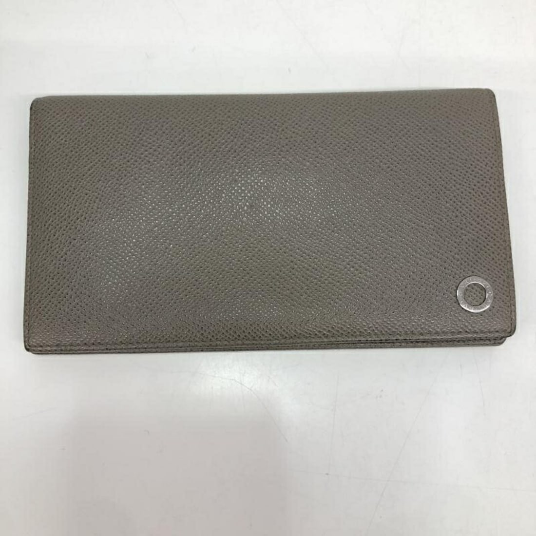 BVLGARI Bulgari Man Long Wallet, Gray, 30399 2573766Y: --- Catalog ---Category: SizeSize (HxWxD): 10cm x 17.5cm / 3.93'' x 6.88''Category: DesignType: Long wallet (bi-fold)Color: GrayGender: Men,WomenCategory: GeneralLine: Bvlgari BvlgariBrand:
