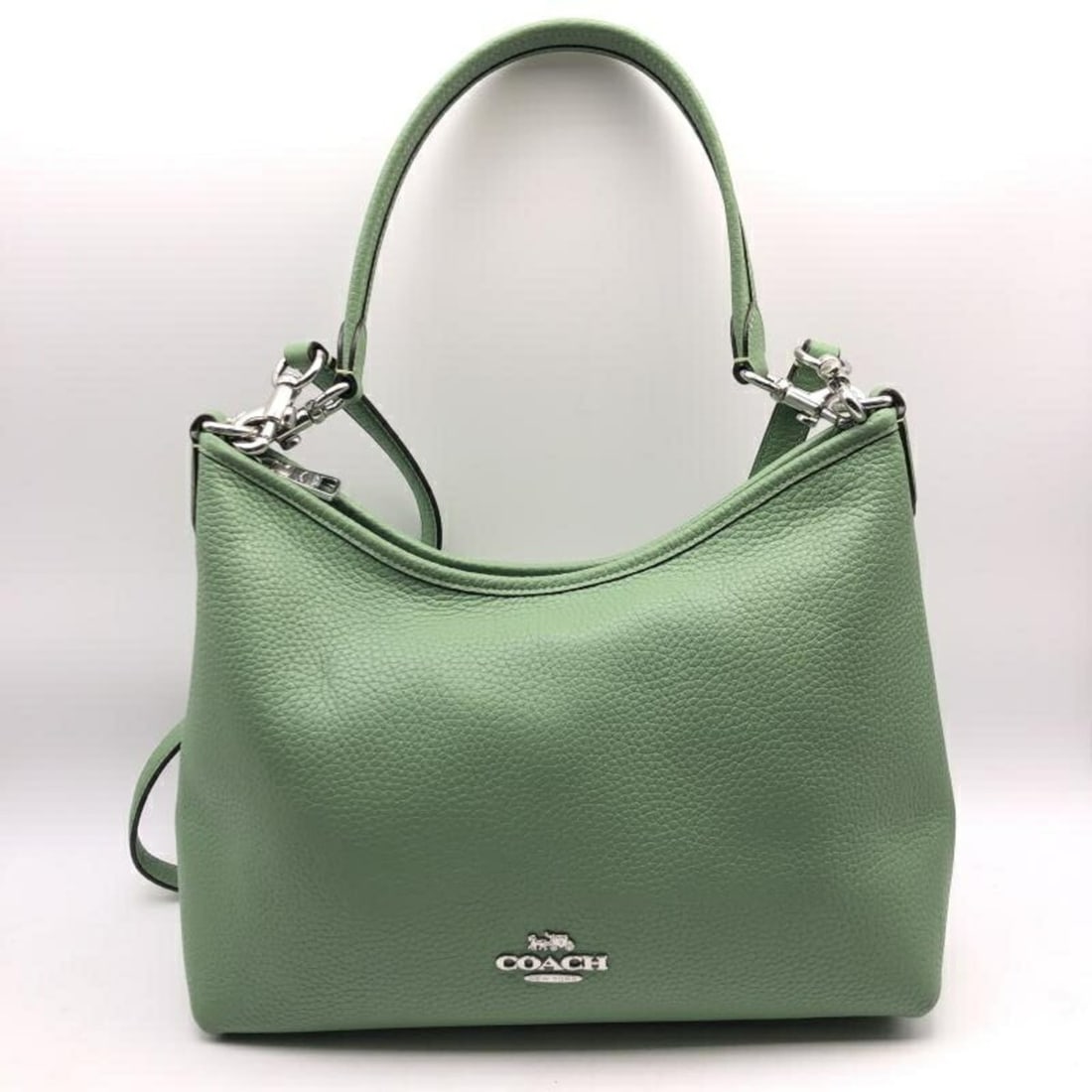 COACH Laurel Shoulder Bag A2432 CR148 Green: --- Catalog ---Category: SizeSize (HxWxD): 24cm x 28.2cm x 8.3cm / 9.44'' x 11.1'' x 3.26''Strap Length: 84cm - 101.5cm / 33.07'' - 39.96''Category: DesignType: Shoulder bagColor: GreenGender: WomenCa