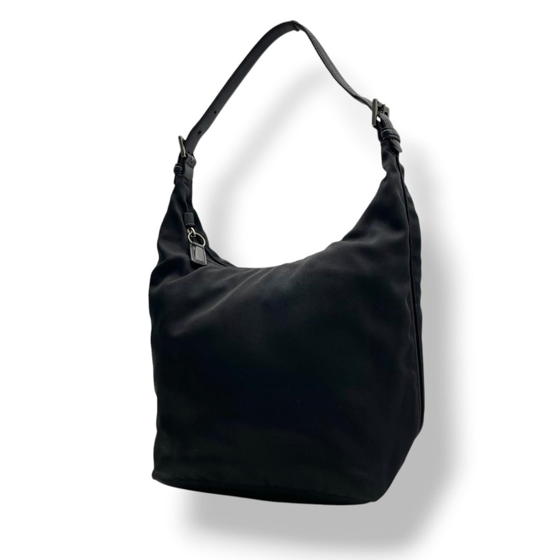 COACH Shoulder Bag, Nylon and Leather, Black, Women's, 7423 S58: --- Catalog ---Category: SizeSize (HxWxD): 28cm x 26cm x 13cm / 11.02'' x 10.23'' x 5.11''Category: DesignType: Shoulder bagColor: BlackGender: WomenMaterial: Nylon , Leather Category: GeneralMPN: 742