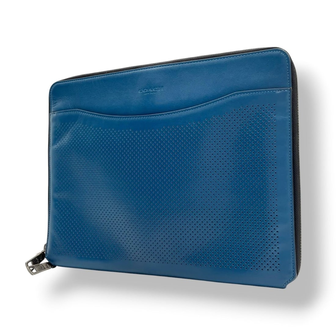 COACH Perforated Leather Tablet Case Clutch Bag, Blue, Men's/Women's, F65200 S58: --- Catalog ---Category: SizeSize (HxWxD): 24cm x 29cm x 2cm / 9.44'' x 11.41'' x 0.78''Category: DesignType: Clutch bagColor: BlueGender: Men,WomenMaterial: Leather Category: GeneralMPN: F65200Brand: