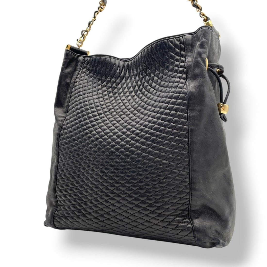Bally BALLY Shoulder Bag Messenger Leather Black Flap Crossbody Men's Women's S93: --- Catalog ---Category: SizeSize (HxWxD): 31cm x 28cm x 10cm / 12.2'' x 11.02'' x 3.93''Category: DesignType: Messenger bag, Shoulder bagColor: BlackGender: Men,WomenMaterial: Leather Category: Gener