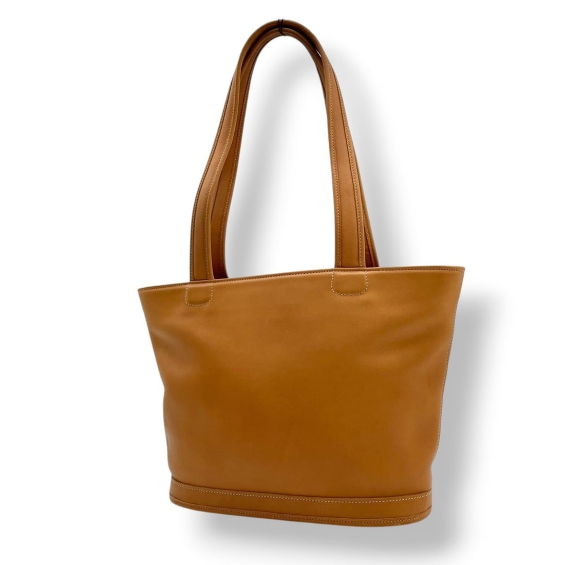 Coach 9302 Old All-Leather Tote Bag, Camel Brown, Women's S21: --- Catalog ---Category: SizeSize (HxWxD): 25cm x 39cm x 11cm / 9.84'' x 15.35'' x 4.33''Category: DesignType: Tote bagColor: CamelGender: WomenMaterial: Leather Category: GeneralMPN: 9302Brand: Coach