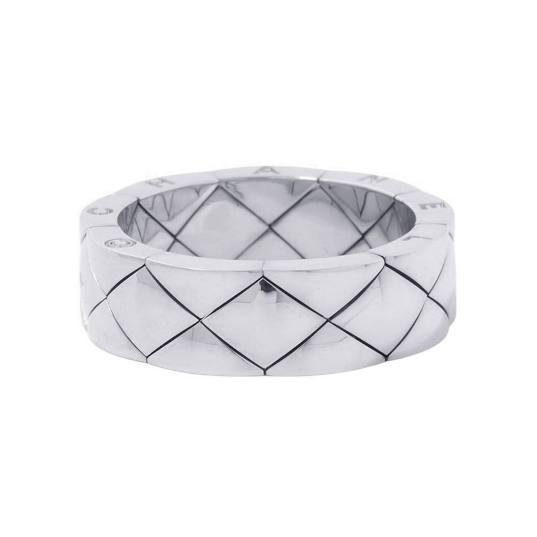 Chanel Matelassé Ring, 18K White Gold, Ring Size Approx. 1, CHANEL: --- Catalog ---Category: SizeJP Size: 19US Size: 9.5Category: DesignType: Band ringGender: WomenMaterial: White gold (18K)Category: GeneralBrand: Chanel--- Item List ---Section: ConditionRanking: Rank
