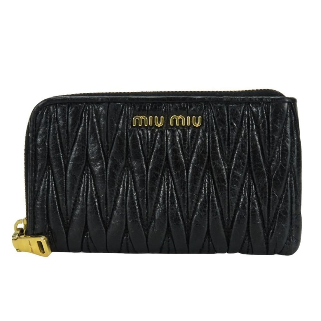 Miu Miu Miu Wallet/Coin Case, Matelassé Leather, Black with Gold Hardware, Pouch, Women's MIUMIU: --- Catalog ---Category: SizeSize (HxWxD): 8cm x 13.5cm x 2cm / 3.14'' x 5.31'' x 0.78''Category: DesignType: Coin purse/coin caseColor: BlackGender: WomenMaterial: Leather Category: GeneralBrand: Miu