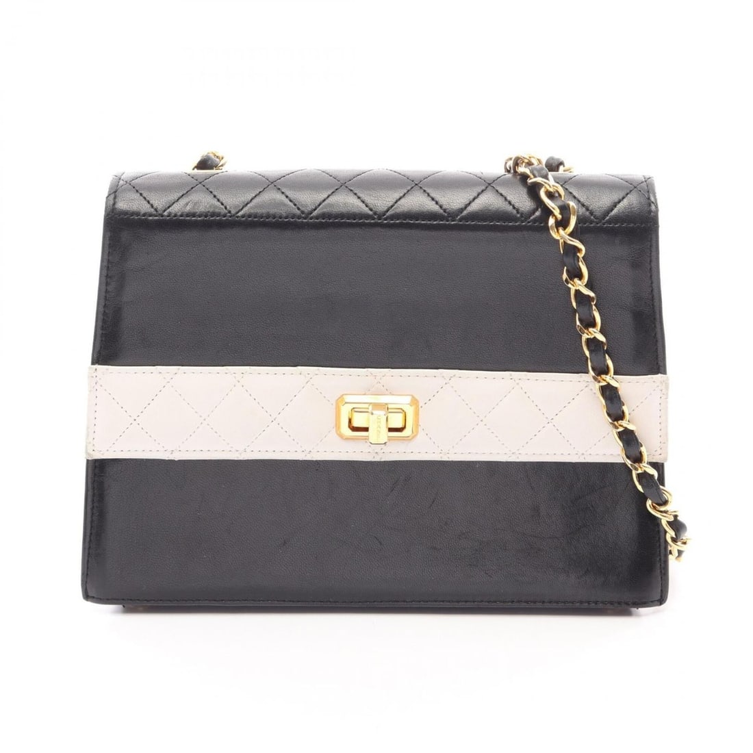 Chanel Matelassé Shoulder Bag/Handbag, Lambskin Leather, Women's, Black/White: --- Catalog ---Category: SizeSize (HxWxD): 17cm x 23.5cm x 7.5cm / 6.69'' x 9.25'' x 2.95''Category: DesignType: Handbag, Shoulder bagColor: Black, WhiteGender: WomenMaterial: Leather Leather/Fur Type