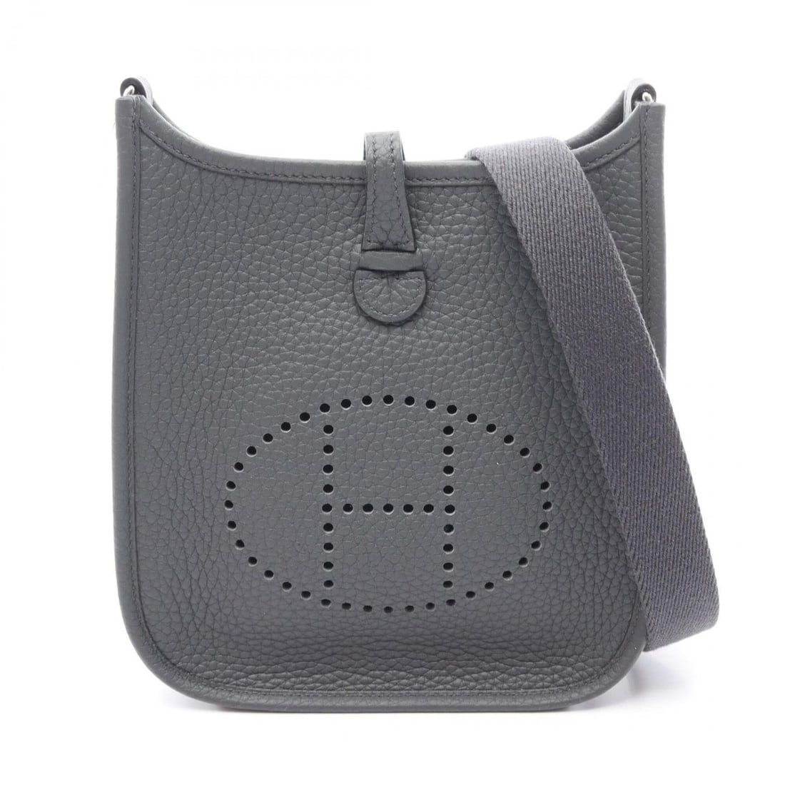 Hermes Evelyne Amazon TPM Gris Misty Shoulder Bag/Handbag, Leather, Taurillon Clemence, Women's,: --- Catalog ---Category: SizeSize (HxWxD): 18cm x 16.5cm x 5.5cm / 7.08'' x 6.49'' x 2.16''Category: DesignType: Shoulder bagColor: GrayGender: WomenMaterial: Taurillon clemence leather Category: Gene
