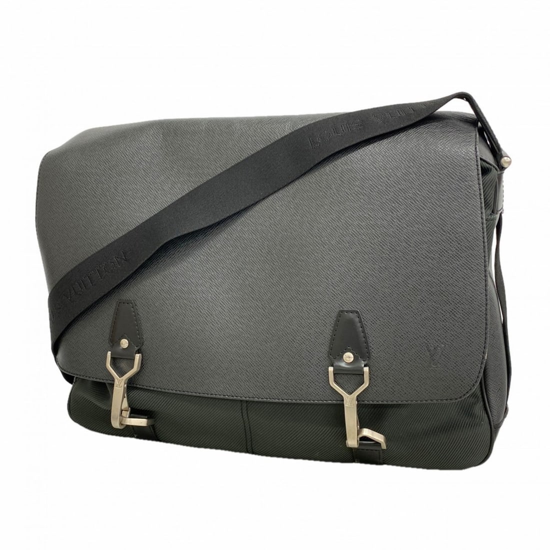 Louis Vuitton Taiga Delsu Shoulder Bag M30162 Ardoise Men's: --- Catalog ---Category: SizeSize (HxWxD): 30cm x 39.5cm x 10cm / 11.81'' x 15.55'' x 3.93''Category: DesignType: Shoulder bagColor: ArdoiseGender: MenCategory: GeneralMPN: M30162Brand: Louis Vuitton-
