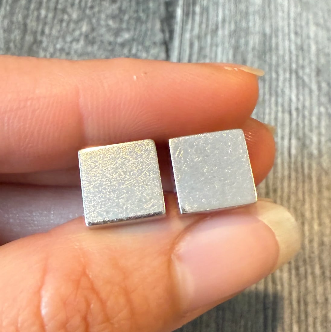 Geometric Square 18K White Gold Stud Earrings: Metal: 18K White Gold Weight: 4.5 gramsMeasurements: 0.4 inches long by 0.4 inches wideMarkings: "750"Condition: In good condition with some minor surface wear Follow us on Instagram @alphaomegajewelr