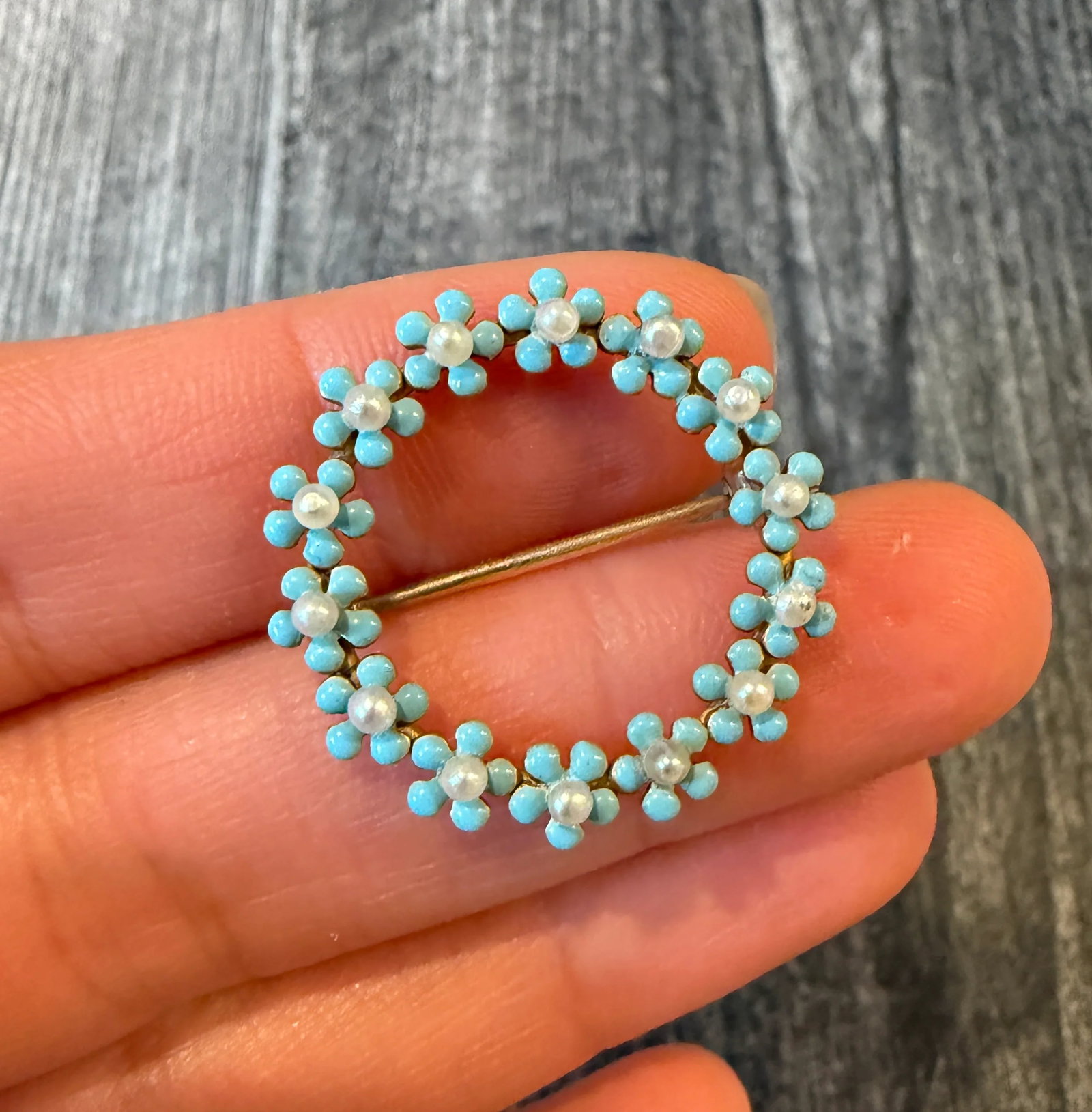 Art Nouveau Krementz Enamel Forget Me Not Circle Pin: Metal: 14K Yellow Gold Weight: 3.5 gramsMeasurements: 1.1 inch diameter Markings: "14K"Condition: In very good antique condition with some minor surface wear consistent with ageFollow us on Instagram 