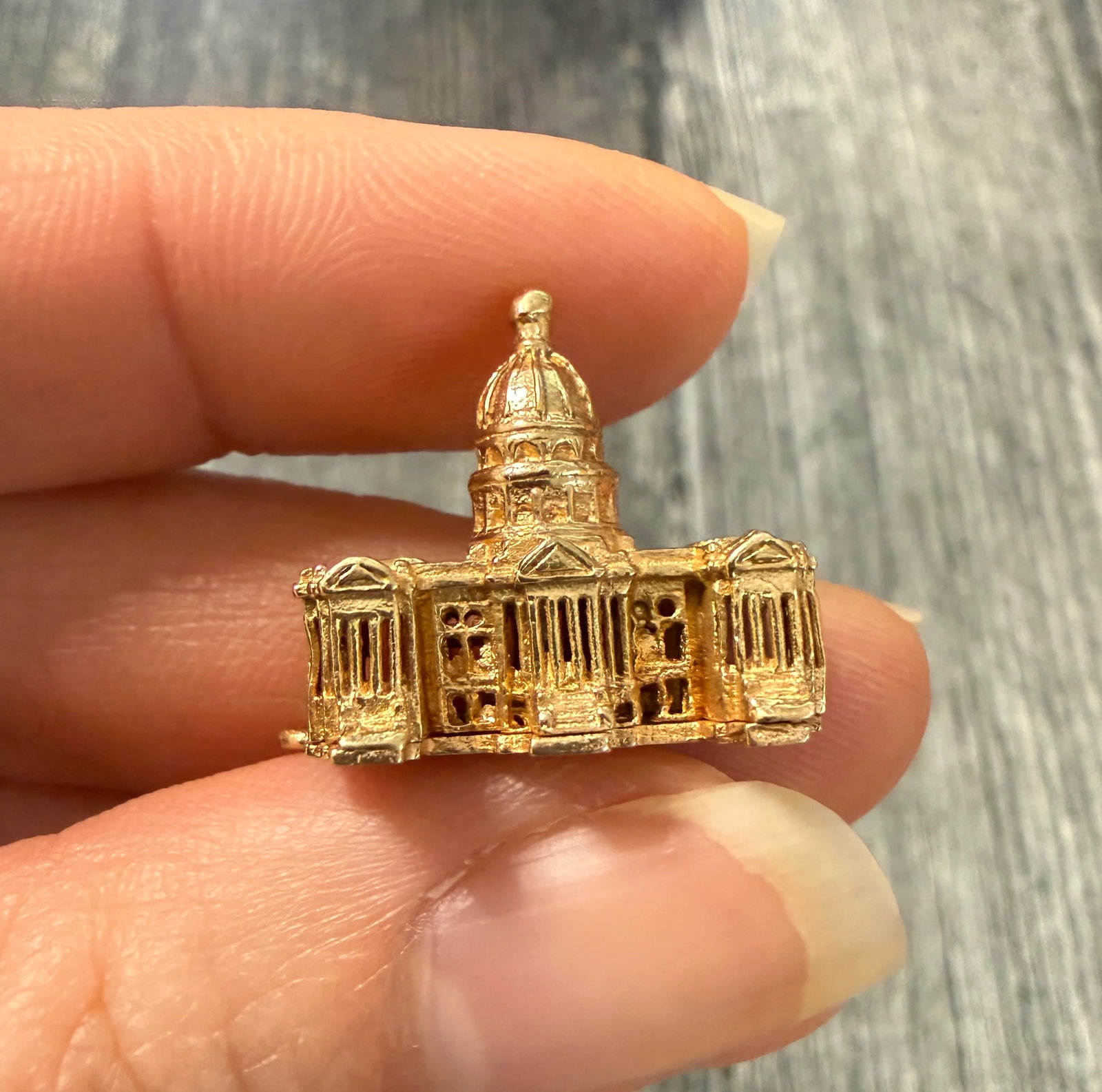 Vintage 14K Gold US Capitol Building Stanhope Charm (1 of 1)