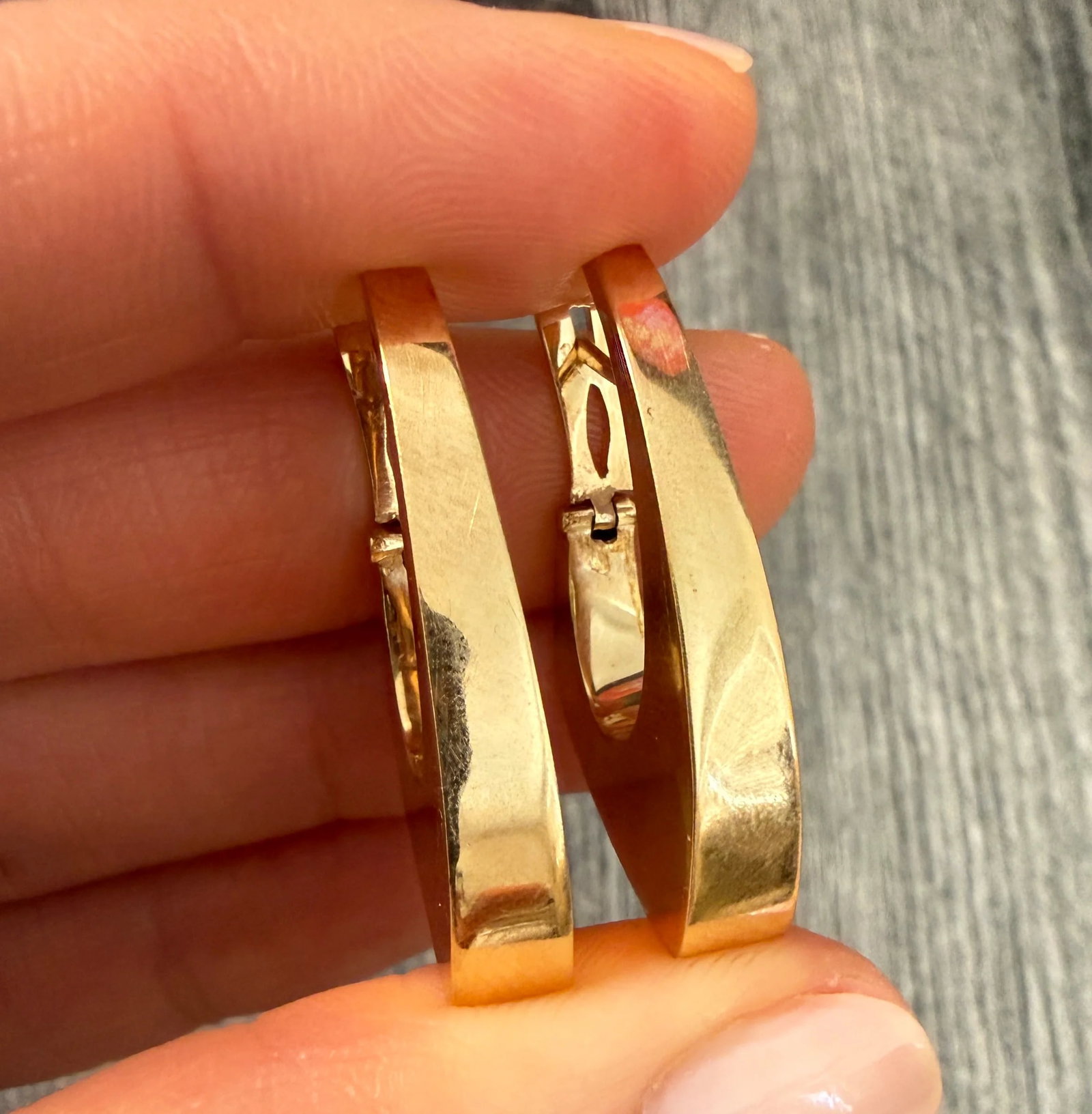 Bold Vintage 14K Gold Straight Edge Huggie Style Earrings: Metal: 14K Yellow Gold Weight: 5.2 gramsMeasurements: 1.25 inches longMarkings: "14K"Condition: Some small dings in the sides of one earring Follow us on Instagram @alphaomegajewelry for the latest up