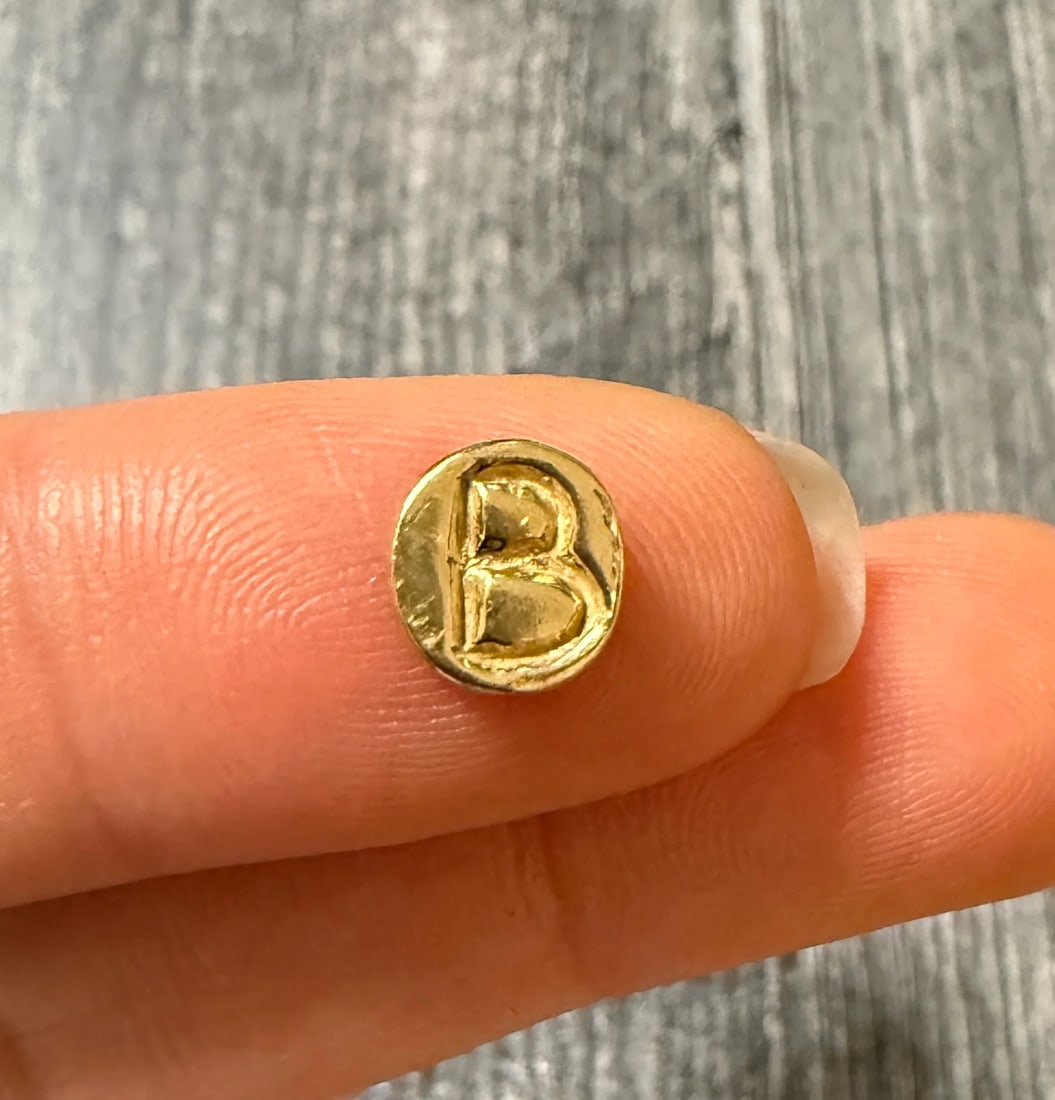 Vintage 14K Gold Initial "B" Circular Charm: Metal: 14K Yellow GoldWeight: 0.95 gramsMeasurements: 0.25" wideMarkings: None