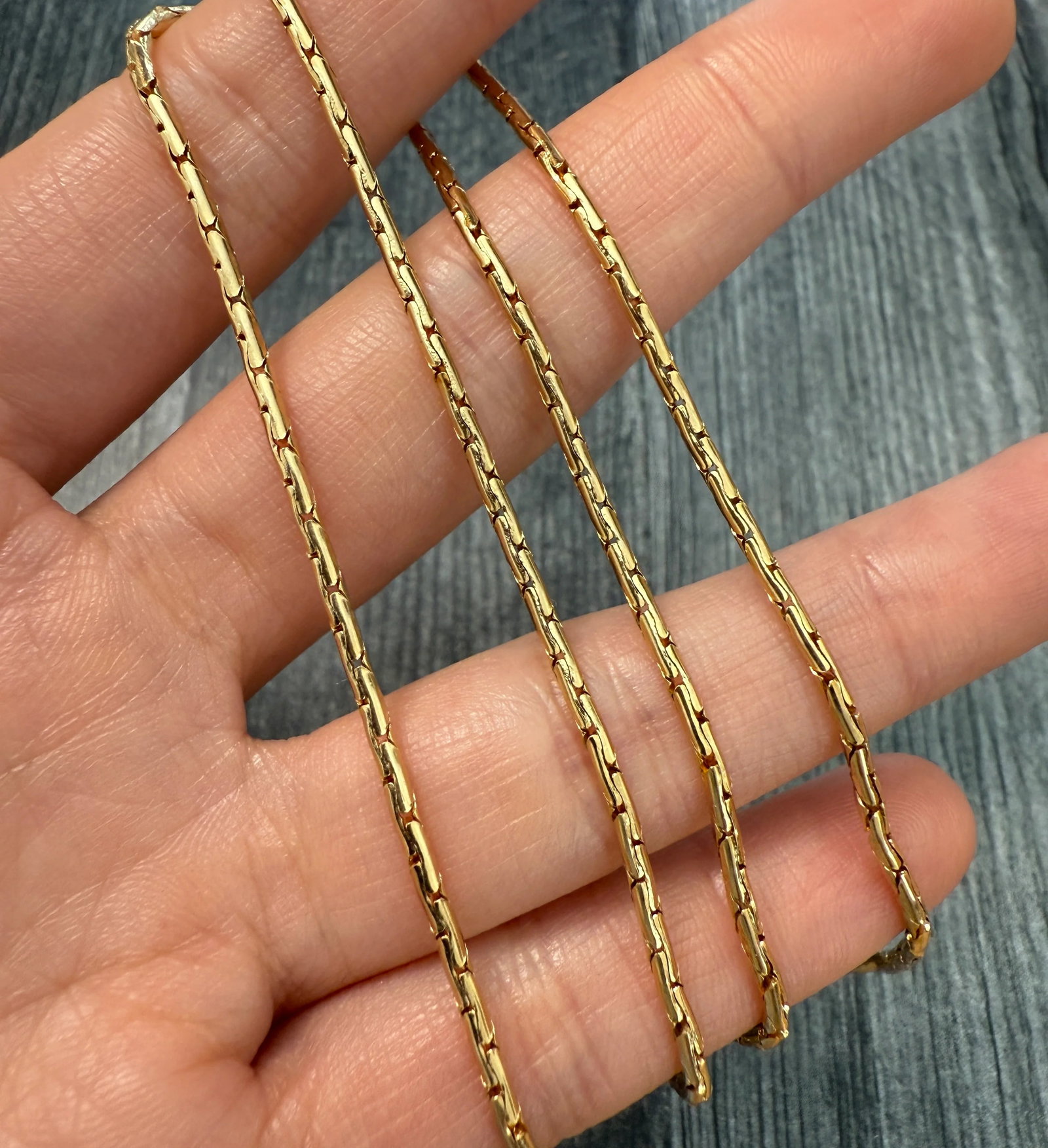 Vintage 14K Gold Tubular Snake Style Chain, 20" Long: Metal: 14K Yellow Gold Weight: 13 gramsMeasurements: 20 inches long by 1.8 mm wideMarkings: "14K"Condition: In very good condition with some minor surface wear consistent with age. Follow us on Instag