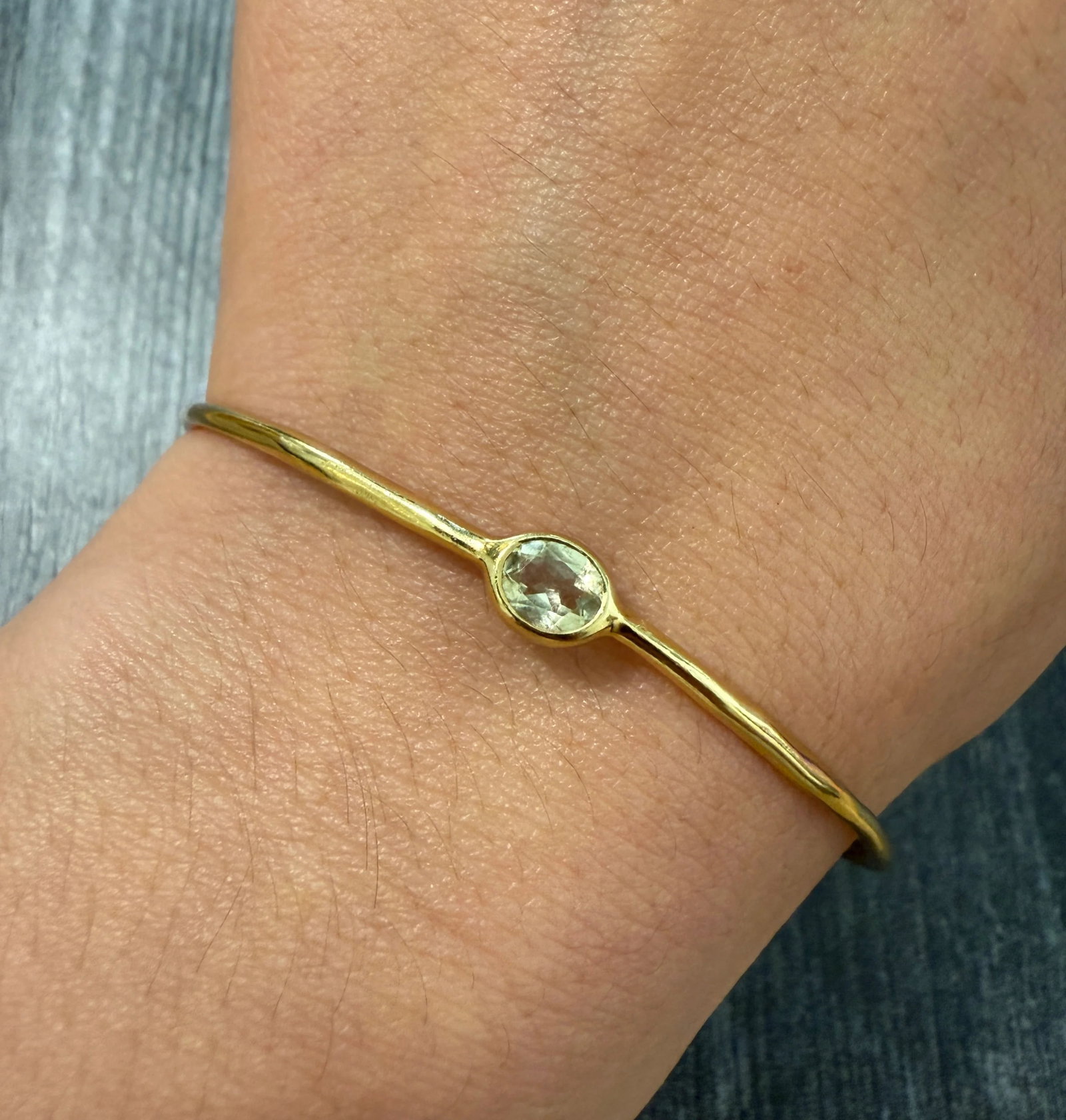 Ippolita 18K Gold and Lemon Quartz Bangle (Y): Metal: 18K Yellow Gold Weight: 11.2 gramsInner Circumference: 8 inches aroundMarkings: "Ippolita 18K"Condition: In very good condition with some minor surface wear consistent with age. Follow us on In