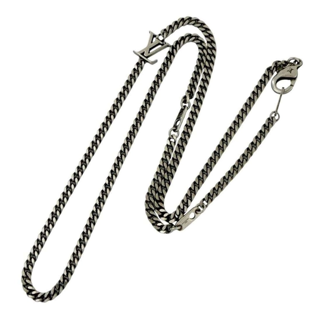 Louis Vuitton Men's LV Yours Chain Necklace, 43-53cm: --- Catalog ---Category: SizeNeck Circumference: 43 cm - 53 cm / 16.92'' - 20.86''Category: DesignGender: MenMaterial: MetalNecklace Type: NecklaceCategory: GeneralBrand: Louis VuittonCountry of Origi