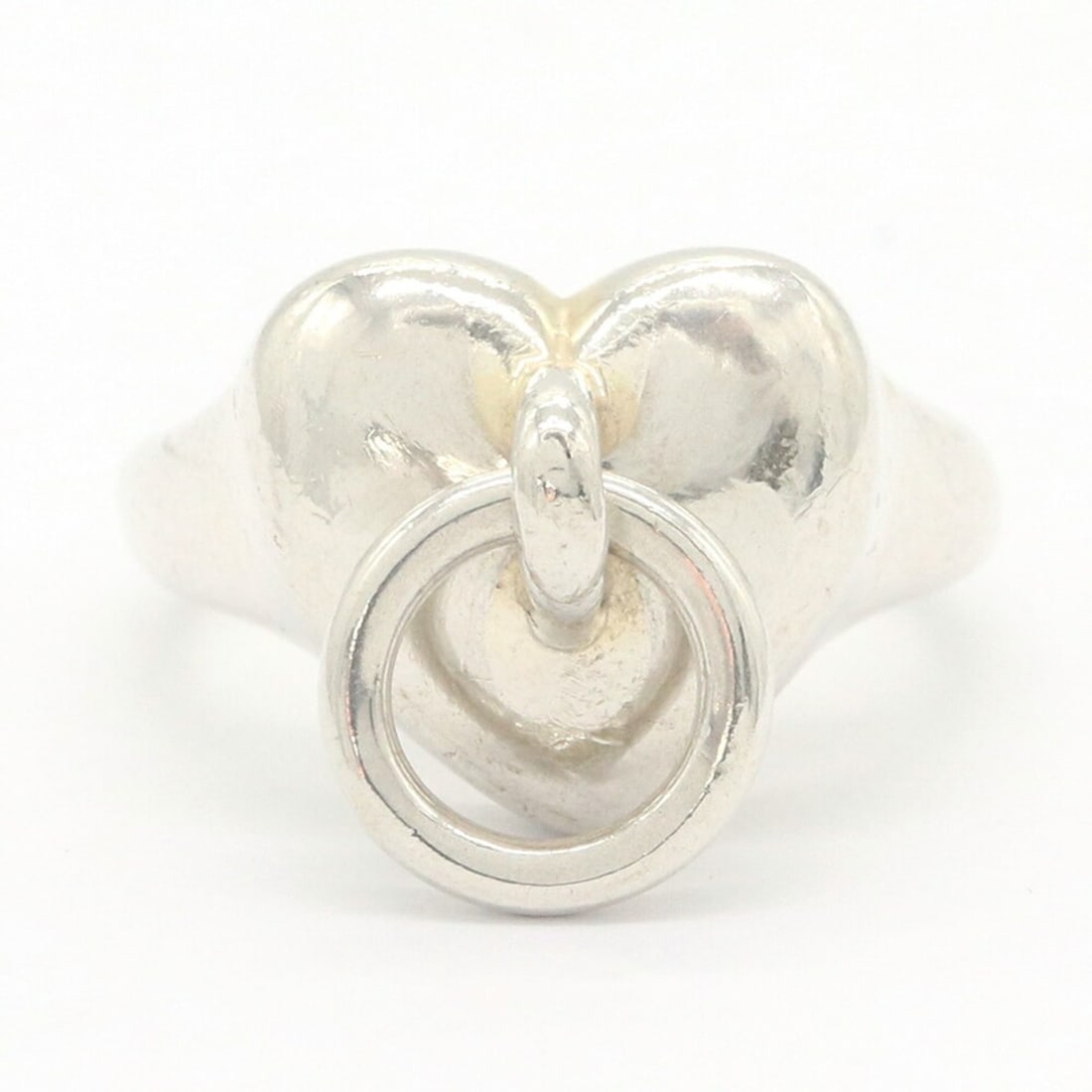 Tiffany & Co. Heart Door Knocker Ring, Sterling Silver 925, Vintage Style, Ladies' Ring.: --- Catalog ---Category: SizeJP Size: 14US Size: 7Category: DesignType: Band ringGender: WomenMaterial: Sterling silver 925Category: GeneralBrand: Tiffany--- Item List ---Section: ConditionRanking: Ra
