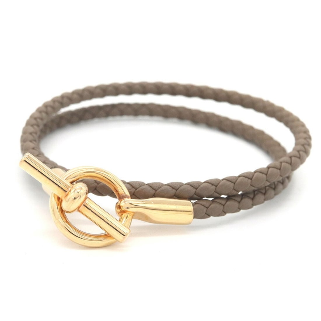 Hermes Glenan Double Tour Bracelet H071689F Etoupe Veau Swift Metal Bangle Layer Women's HERMES: --- Catalog ---Category: SizeLength: 15.5cm / 6.1''Category: DesignType: Charm braceletColor: Etoupe gray, Gold, YellowGender: WomenMaterial: Metal, Swift leatherCategory: GeneralBrand: HermesCountry 