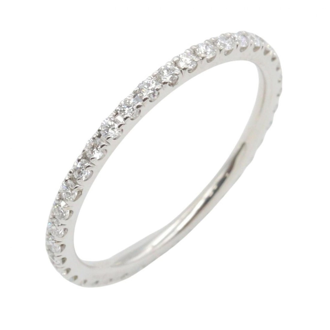 Van Cleef & Arpels Eternity Ring, Diamond 18K White Gold (18KWG), Women's, Silver Tone, VCARO8BP47: --- Catalog ---Category: SizeJP Size: 6US Size: 3.5Category: DesignType: Band ringColor: White goldGender: WomenMaterial: White gold (18K)Category: GeneralMPN: VCARO8BP47Brand: Van Cleef & Arpels---