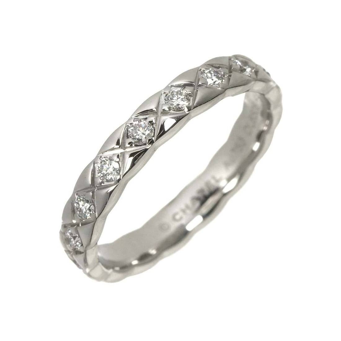 Chanel Coco Crush Ring #49, Diamond, 18K White Gold (750): --- Catalog ---Category: SizeUS Size: 5Brand Size: 49Category: DesignType: Band ringGender: WomenMaterial: White gold (18K)Category: GeneralBrand: Chanel--- Item List ---Section: ConditionRanking: Ran