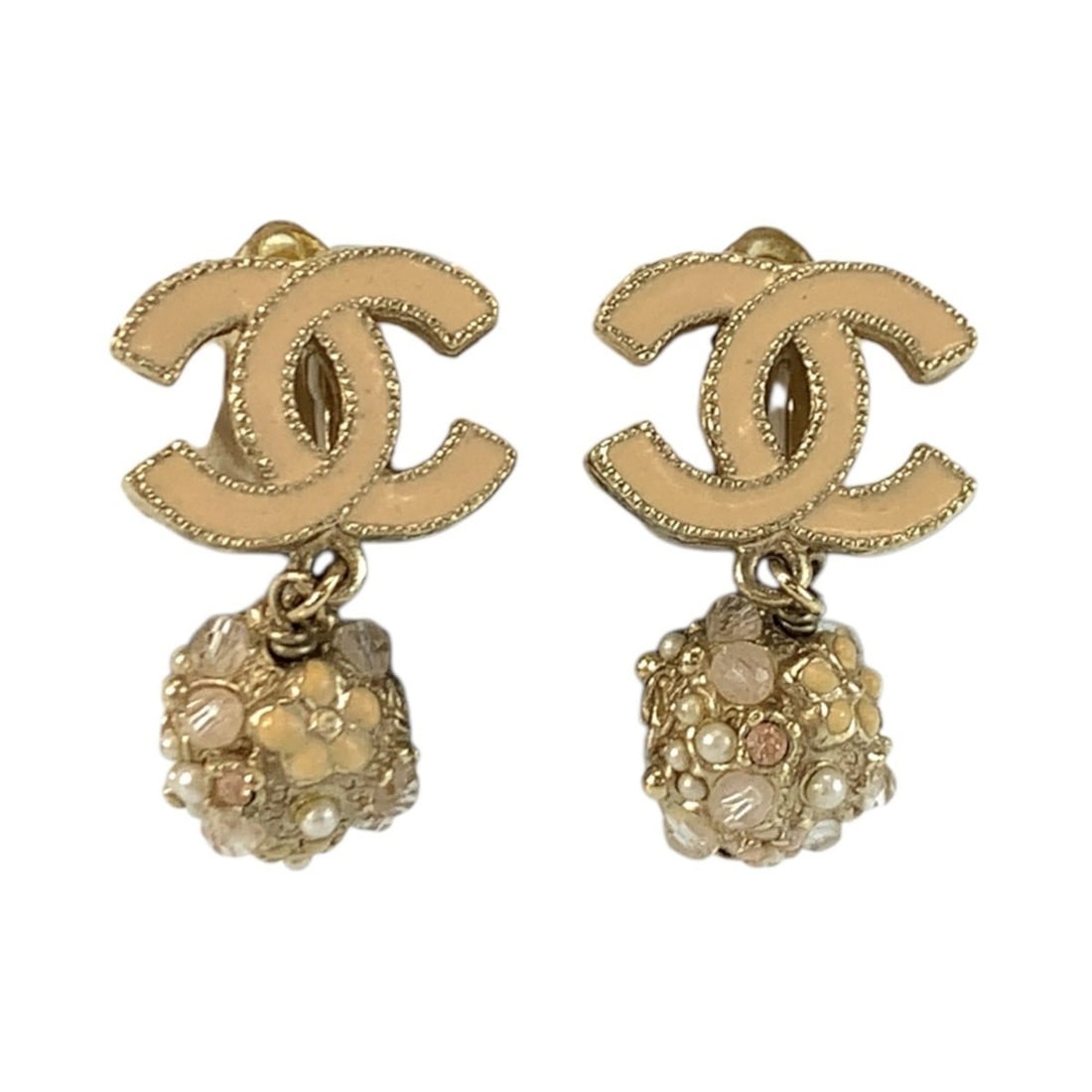 CHANEL Coco Mark Camellia Pink Gold Plated Earrings for Women: --- Catalog ---Category: DesignType: Clip earringsColor: Gold, PinkGender: WomenMaterial: Gold platingCategory: GeneralBrand: ChanelCountry of Origin: France--- Item List ---Section: ConditionRanking: