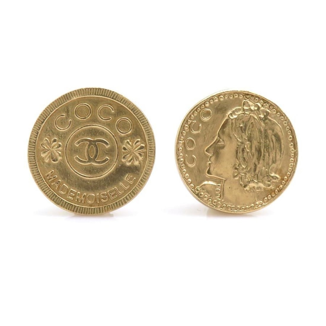 Chanel Mademoiselle Metal Gold Earrings for Women h32278i: --- Catalog ---Category: SizeSize (HxWxD): 22.00mm x 22.00mm / 0.87'' x 0.87''Category: DesignType: Clip earringsColor: GoldGender: WomenMaterial: MetalCategory: GeneralBrand: Chanel--- Item List ---S