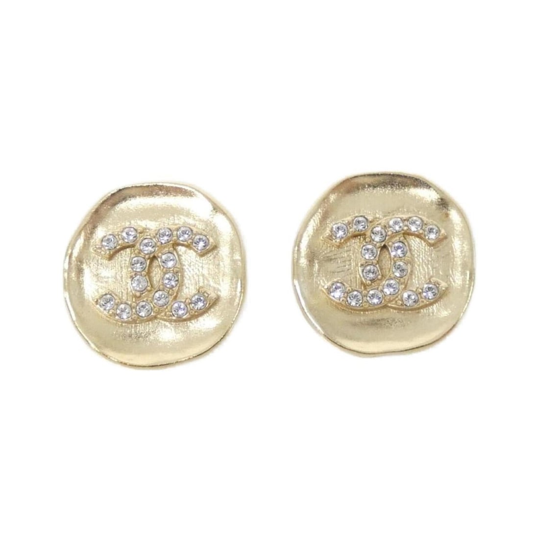 Chanel AB7416 Earrings: --- Catalog ---Category: SizeSize (HxWxD): 16.00mm x 15.00mm / 0.63'' x 0.59''Category: DesignType: Stud earringsStone: CrystalGender: WomenCategory: GeneralBrand: Chanel--- Item List ---Section: