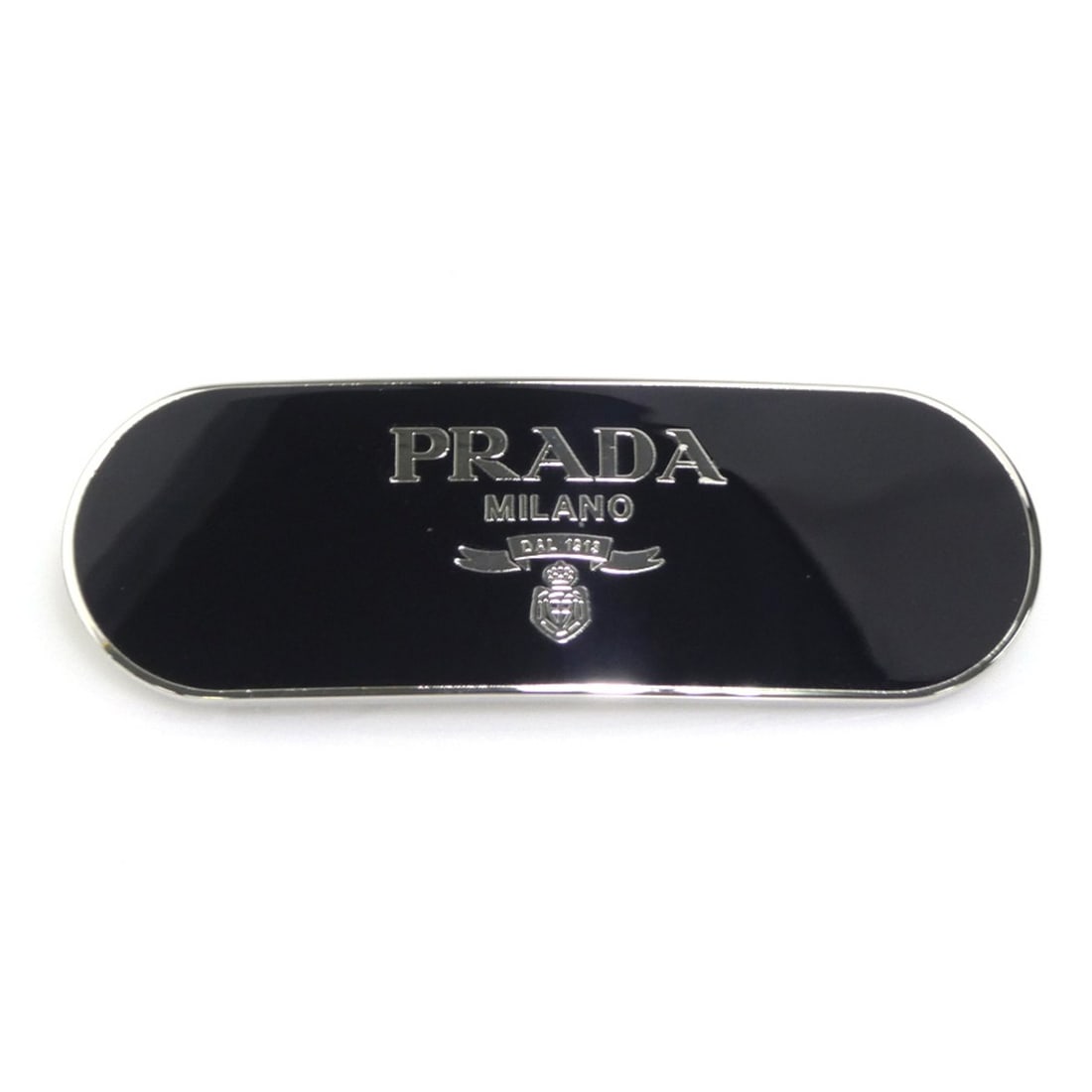 Prada barrette, metal, black and silver, women's, r11251i: --- Catalog ---Category: SizeSize (LxW): 2.29cm x 7cm / 0.9'' x 2.75''Category: DesignType: BarretteColor: Black, SilverGender: WomenMaterial: MetalCategory: GeneralBrand: Prada--- Item List ---Sectio