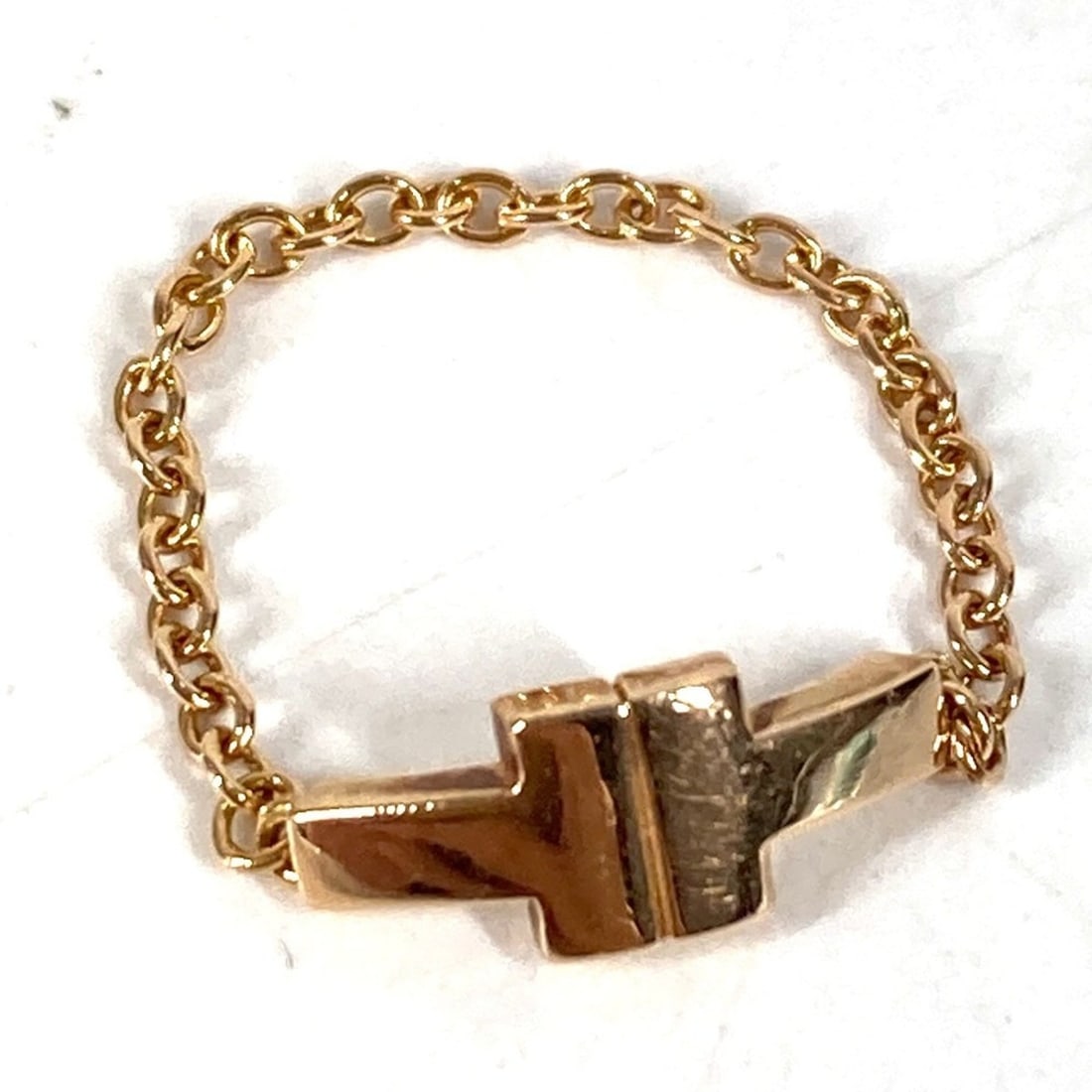TIFFANY&Co. Tiffany & Co. Jewelry 18K Gold T TWO Chain Ring - YG750 Women's: --- Catalog ---Category: SizeJP Size: 8US Size: 4.5Category: DesignType: Band ringGender: WomenMaterial: Yellow gold (18K)Category: GeneralBrand: Tiffany--- Item List ---Section: ConditionRanking: