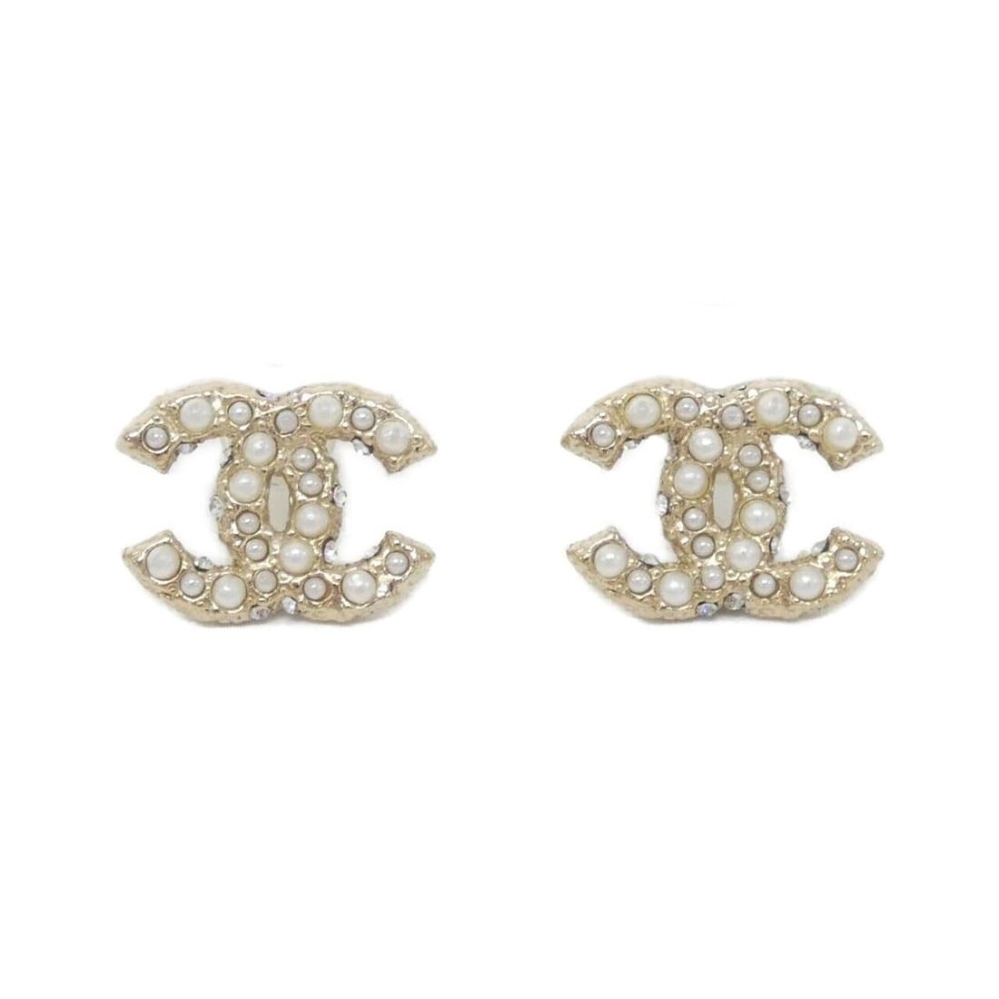 Chanel 64766 Earrings: --- Catalog ---Category: SizeSize (HxWxD): 12.00mm x 16.00mm / 0.47'' x 0.63''Category: DesignType: Stud earringsColor: WhiteStone: CrystalGender: WomenCategory: GeneralBrand: Chanel--- Item List