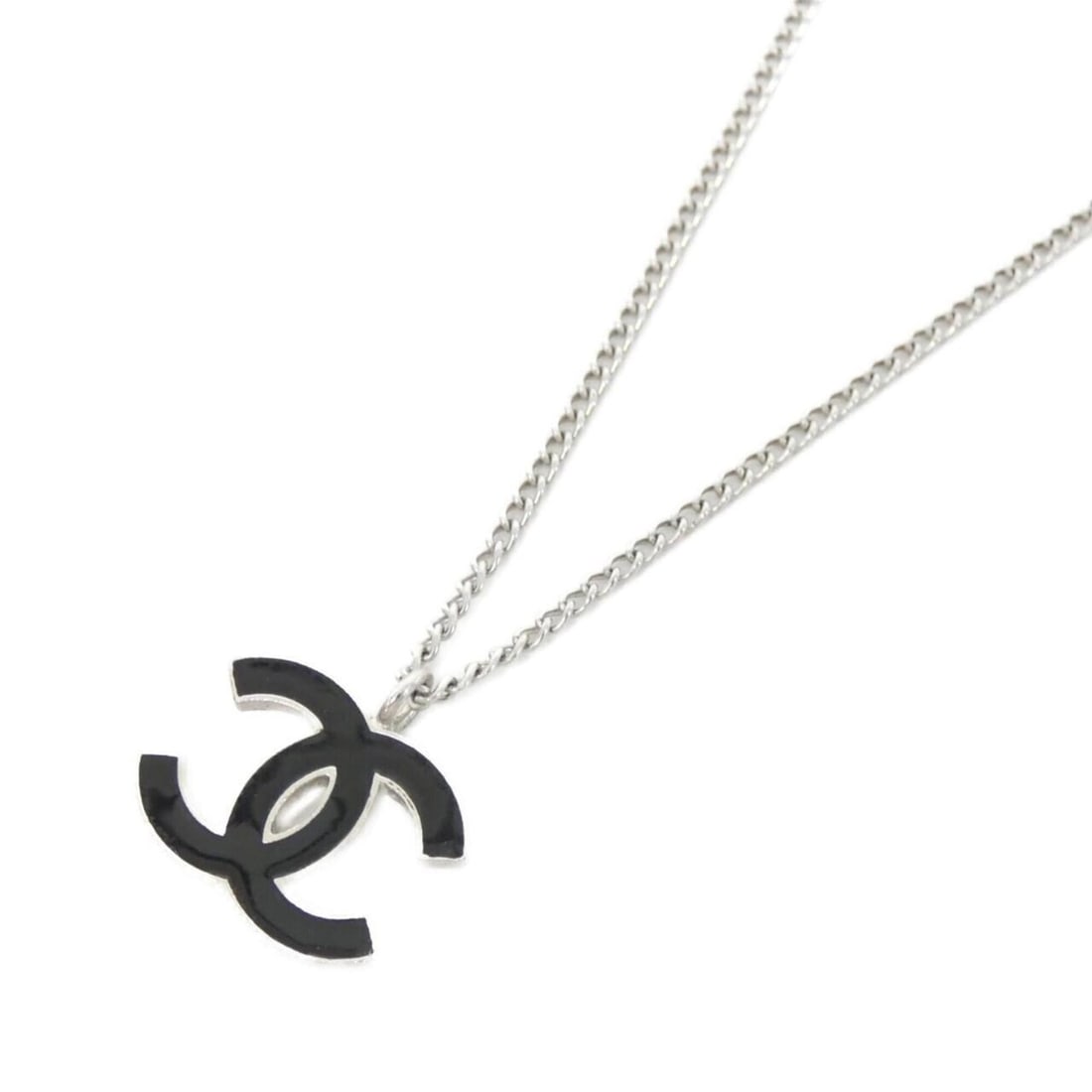 Chanel 24659 Necklace: --- Catalog ---Category: SizePendant Size: 15mm x 20mm / 0.59'' x 0.78''Neck Circumference: 42.5 cm / 16.73''Category: DesignColor: BlackGender: WomenNecklace Type: NecklaceCategory: GeneralBrand: