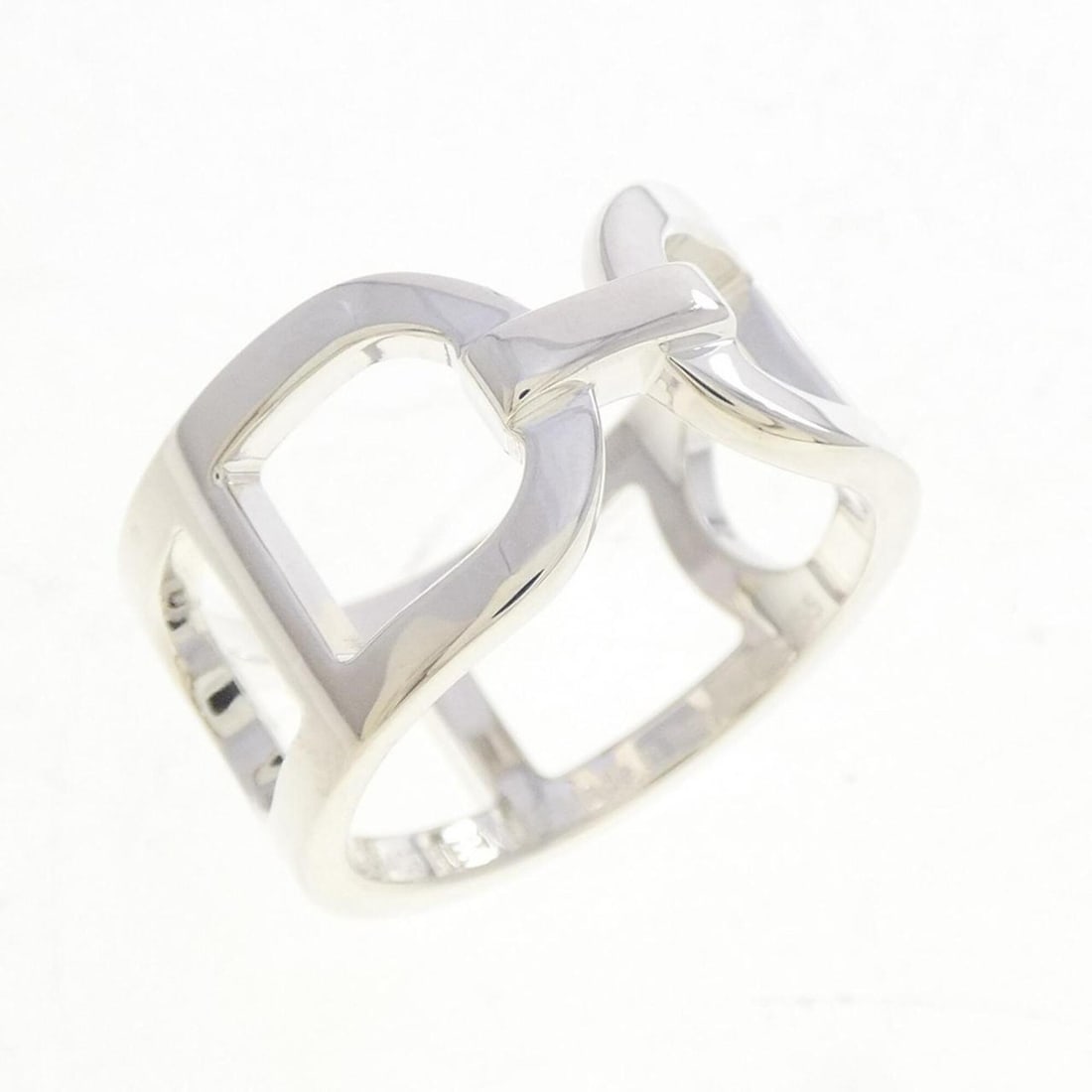 Hermes Hermès Ever Chaine d'Ancre Ring: --- Catalog ---Category: SizeUS Size: 7.5Brand Size: 55Category: DesignType: Band ringGender: Men,WomenMaterial: Silver 925Category: GeneralMPN: H116619BBrand: Hermes--- Item List ---Section: