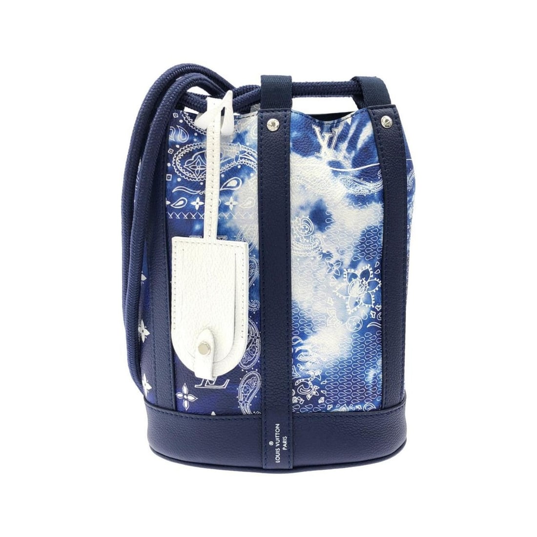 Louis Vuitton Monogram Bandana Randonee PM M20562 Shoulder Bag: --- Catalog ---Category: SizeWeight: 460g / 1.01lb.Size (HxWxD): 25cm x 19.5cm x 11cm / 9.84'' x 7.67'' x 4.33''Strap Length: 115cm / 45.27''Category: DesignType: Shoulder bagColor: BlueGender: