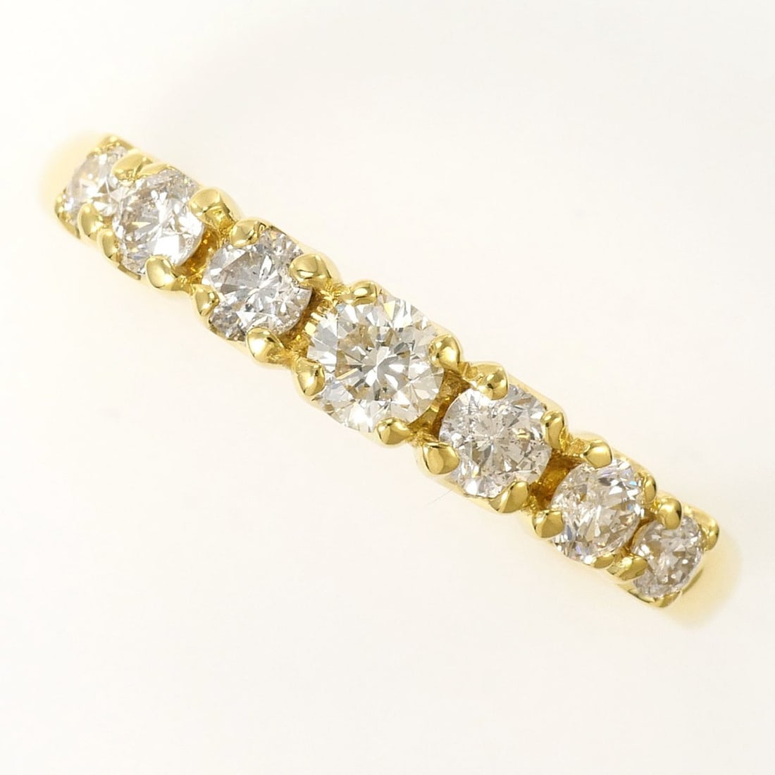 18K (18-karat) yellow gold ring with a 0.52 ct diamond, includes certificate of authenticity, total: --- Catalog ---Category: SizeWidth: 3mm / 0.12''Weight: 2.9g / 0.1oz.JP Size: 10.5US Size: 5.5Category: DesignType: Band ringColor: Yellow goldMetal: GoldStone: DiamondGender: WomenMaterial: Yellow go
