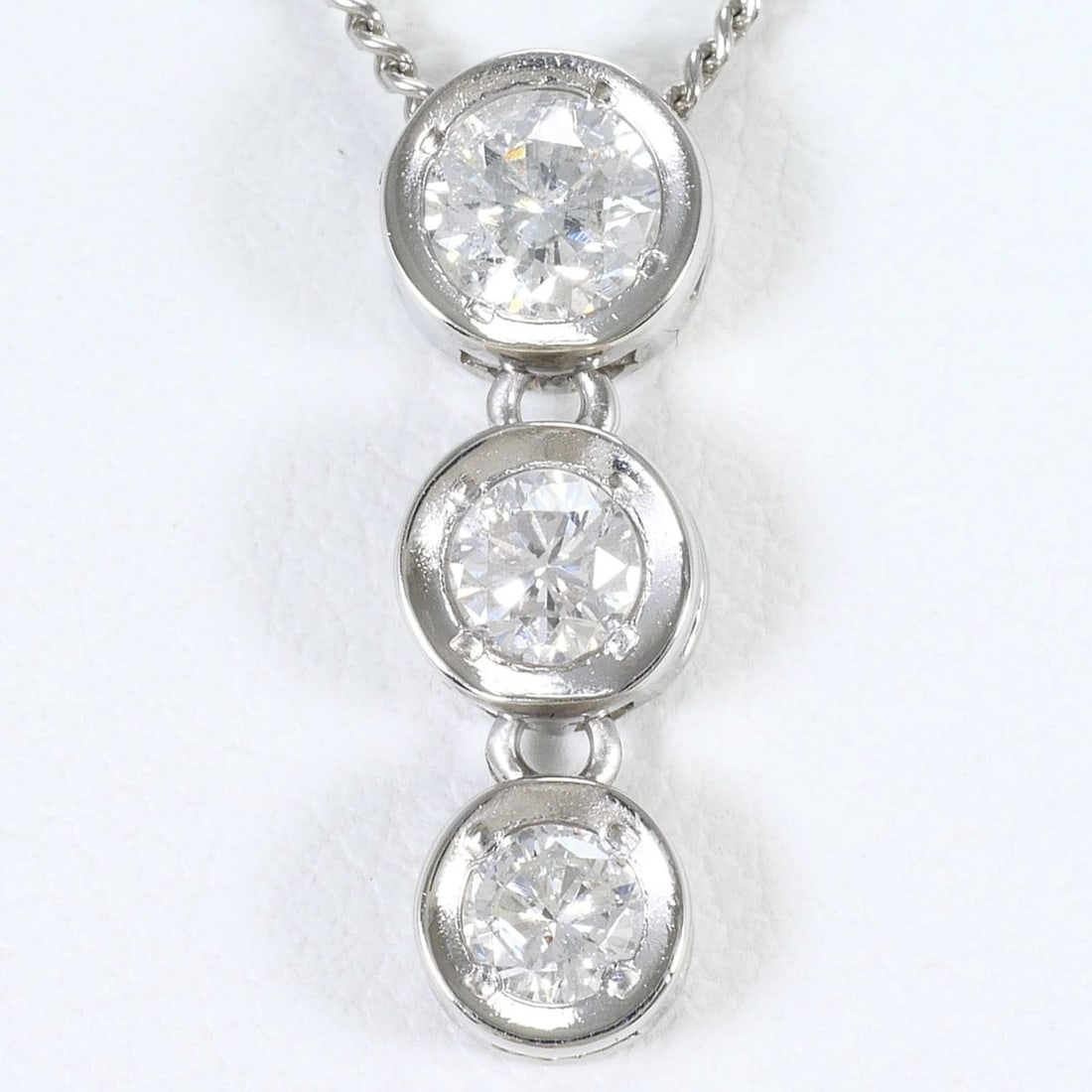 PT850 Platinum Necklace with 0.53ct Diamond, Certificate of Authenticity Included, Total Weight: --- Catalog ---Category: SizeWeight: 4.9g / 0.17oz.Pendant Size: 17mm x 5mm / 0.66'' x 0.19''Neck Circumference: 45 cm / 17.71''Category: DesignColor: PlatinumMetal: PlatinumStone: DiamondGender: Wome