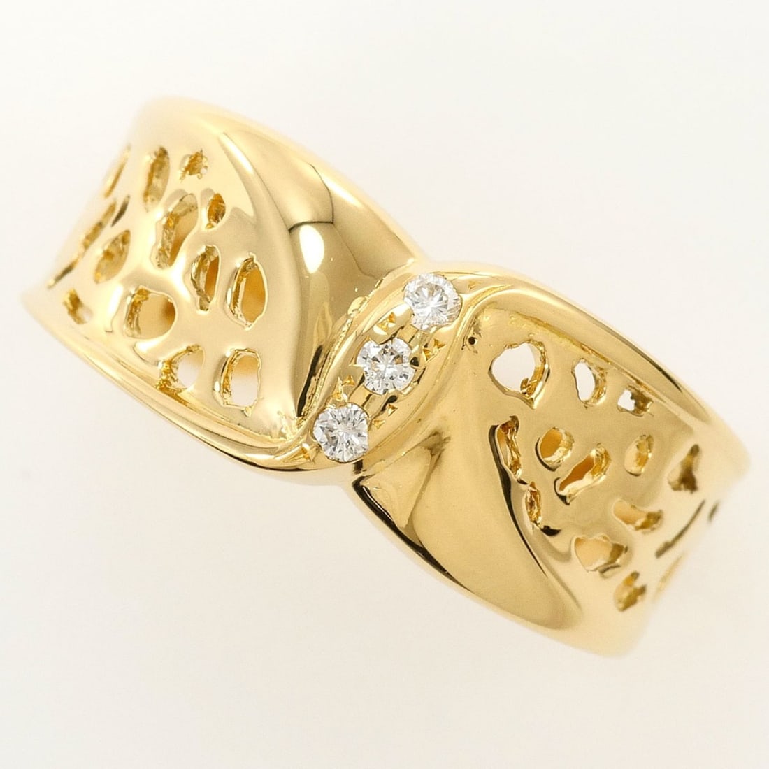 18K (18-karat) yellow gold ring with 1 diamond (no carat marking), includes gemological certificate,: --- Catalog ---Category: SizeWidth: 8mm / 0.31''Weight: 3.3g / 0.11oz.JP Size: 12.5US Size: 6.5Category: DesignType: Band ringColor: Yellow goldMetal: GoldStone: DiamondGender: WomenMaterial: Yellow g