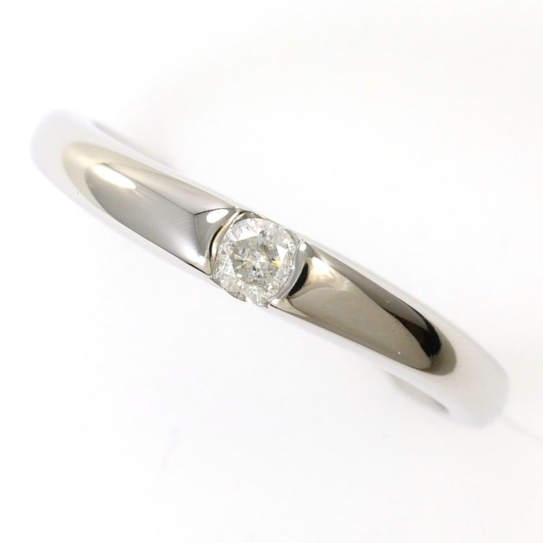 PT900 Platinum Ring with 0.06ct Diamond, Total Weight 1.9g, Like New Condition.: --- Catalog ---Category: SizeWidth: 2mm / 0.08''Weight: 1.9g / 0.06oz.JP Size: 4US Size: 3Category: DesignType: Band ringColor: PlatinumMetal: PlatinumStone: DiamondGender: WomenMaterial: Platinum 900
