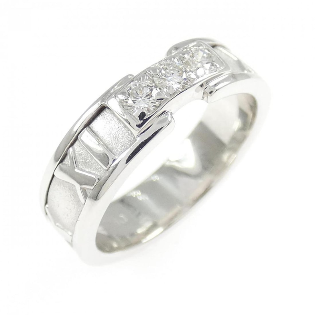 Tiffany Atlas Ring: --- Catalog ---Category: SizeJP Size: 10US Size: 5.5Category: DesignType: Band ringGender: WomenMaterial: White gold (18K)Category: GeneralBrand: Tiffany--- Item List ---Section: ConditionRanking: Ran