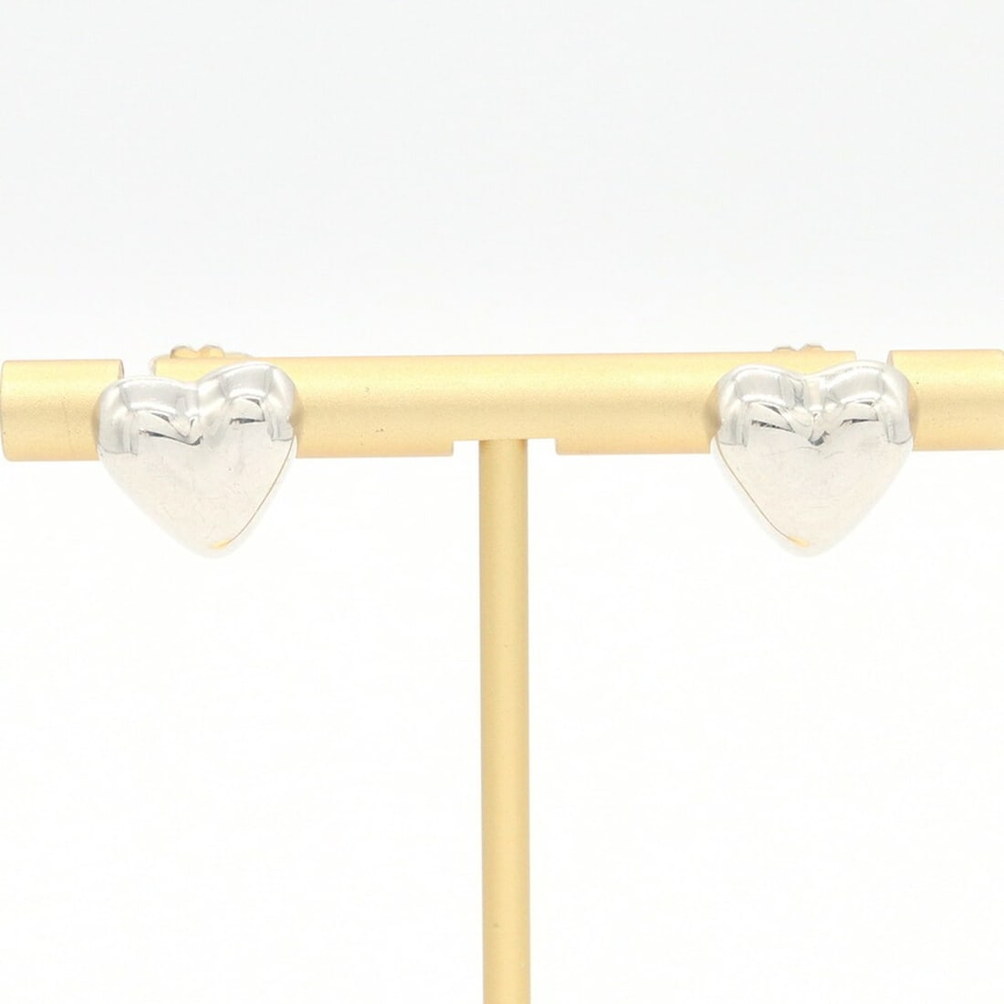 Tiffany & Co. Heart Earrings, Sterling Silver 925, Vintage, Ladies'.: --- Catalog ---Category: SizeSize (HxWxD): 12.50mm x 12.00mm x 4.00mm / 0.49'' x 0.47'' x 0.16''Category: DesignColor: SilverGender: WomenMaterial: Sterling silver 925Category: GeneralBrand: Tiffany--