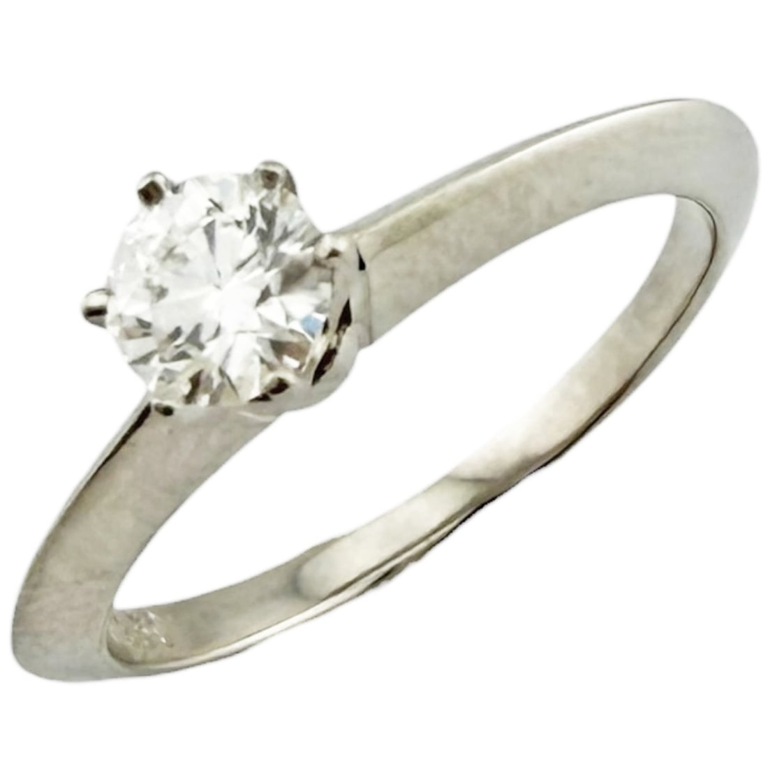 Tiffany & Co. Solitaire Ring, Platinum 950, 0.27ct Diamond, Women's Ring.: --- Catalog ---Category: PackNumber in Pack: 1Category: SizeWeight: 2.8g / 0.09oz.JP Size: 7.5US Size: 4Category: DesignType: Band ringStone: DiamondGender: WomenHandmade: YesMaterial: Platinum 950Wei