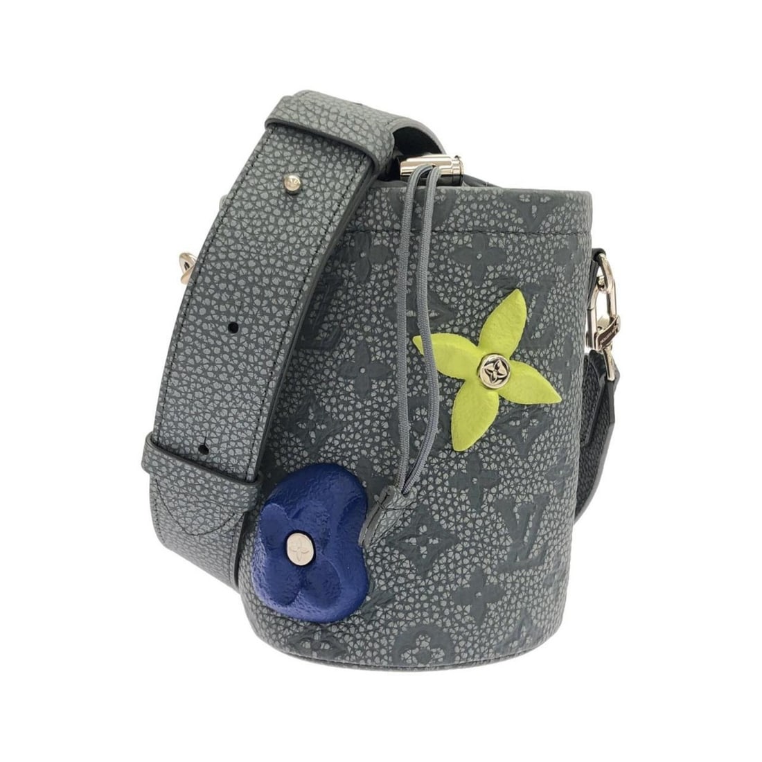 Louis Vuitton Chalk Handbag Pouch 2022AW M81572 Accessory: --- Catalog ---Category: SizeSize (HxWxD): 16.5cm x 12cm x 12cm / 6.49'' x 4.72'' x 4.72''Category: DesignType: Handbag, PouchColor: GrisGender: Women,MenMaterial: Leather Hardware Color: SilverLeathe