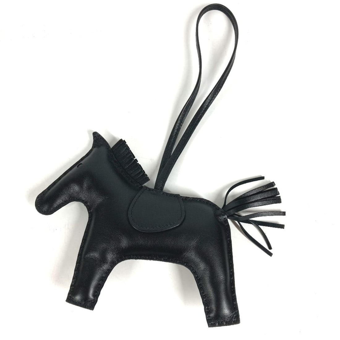HERMES Hermes Horse Cheval So Black Rodeo GM Accessory Bag Charm Keychain Agneau Milo Men's Women's: --- Catalog ---Category: DesignType: KeyringColor: BlackGender: Men,WomenMaterial: Agneau MiloCategory: GeneralBrand: HermesCountry of Origin: France--- Item List ---Section: ConditionRanking: Rank SA
