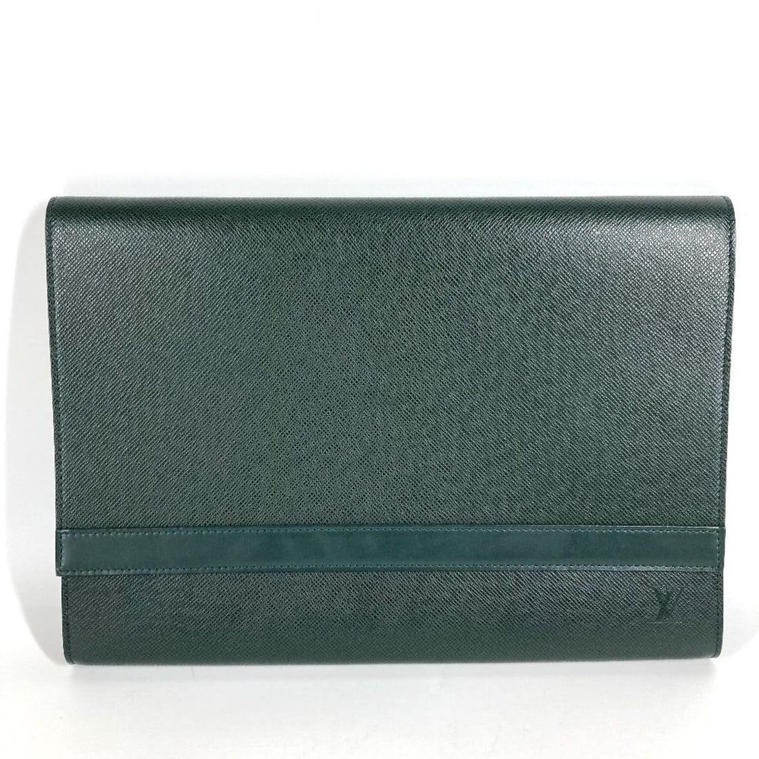 LOUIS VUITTON M30204 Taiga Volga Bag, Second Handbag, Pouch, Flap Clutch Leather, Men's, Women's,: --- Catalog ---Category: SizeSize (HxWxD): 26cm x 35.5cm / 10.23'' x 13.97''Category: DesignType: Clutch bag, Handbag, PouchColor: Episea, GreenGender: Men,WomenMaterial: Taiga leather , Leather Categ