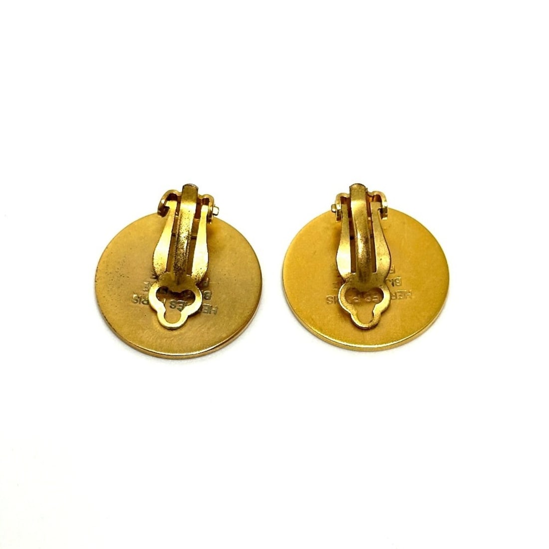 HERMES Hermes Sellier Accessories Earrings Metal Women's Gold: --- Catalog ---Category: SizeSize (HxWxD): 20.00mm x 20.00mm / 0.79'' x 0.79''Category: DesignType: Clip earringsColor: GoldGender: WomenMaterial: MetalCategory: GeneralLine: SellierBrand: Hermes--- I