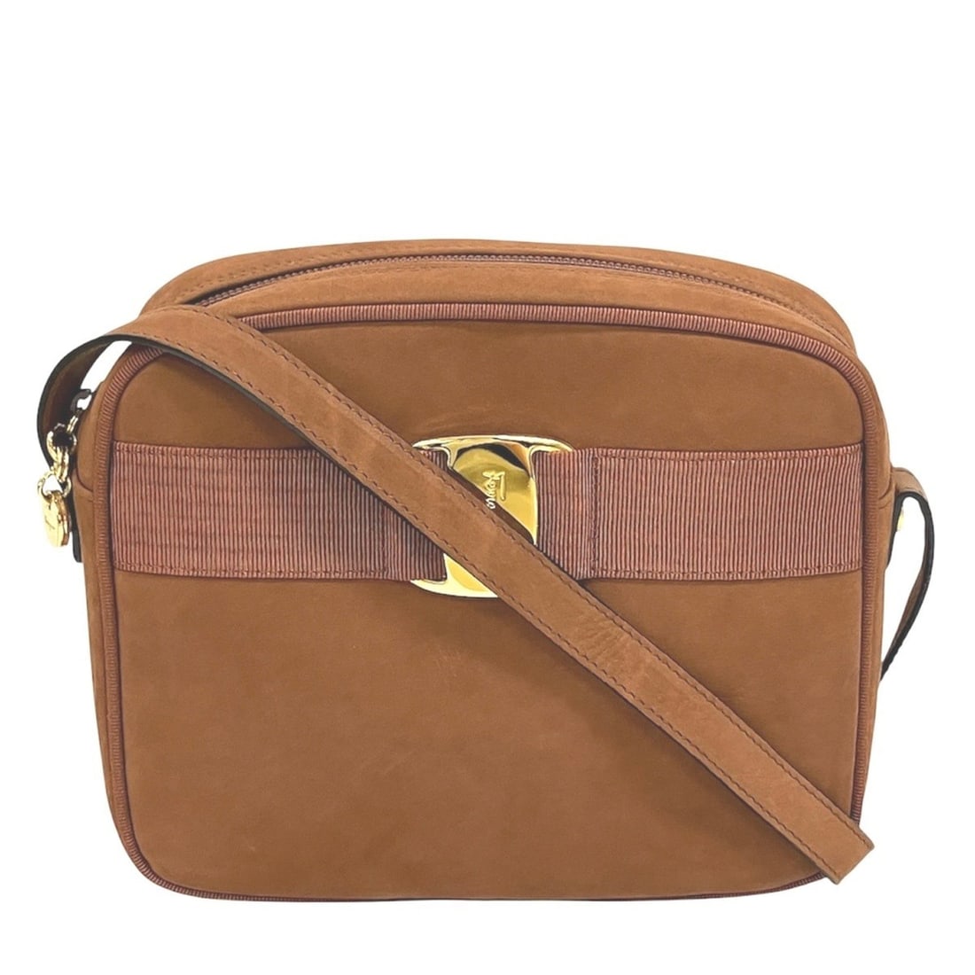 Salvatore Ferragamo Vara Suede Shoulder Bag D213096: --- Catalog ---Category: SizeSize (HxWxD): 17cm x 19cm x 7cm / 6.69'' x 7.48'' x 2.75''Strap Length: 123cm / 48.42''Category: DesignType: Shoulder bagColor: BrownGender: WomenClosure: ZipperMaterial: