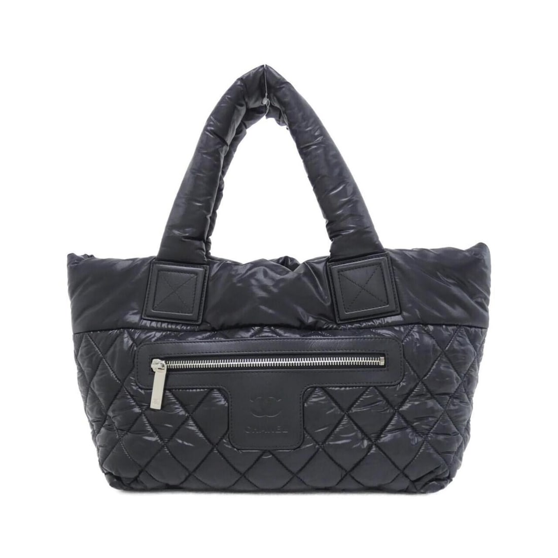 Chanel Coco Cocoon line 48610 handbag: --- Catalog ---Category: SizeSize (HxWxD): 24cm x 41cm x 15cm / 9.44'' x 16.14'' x 5.9''Category: DesignType: HandbagColor: BlackGender: WomenMaterial: Nylon Hardware Color: SilverCategory: