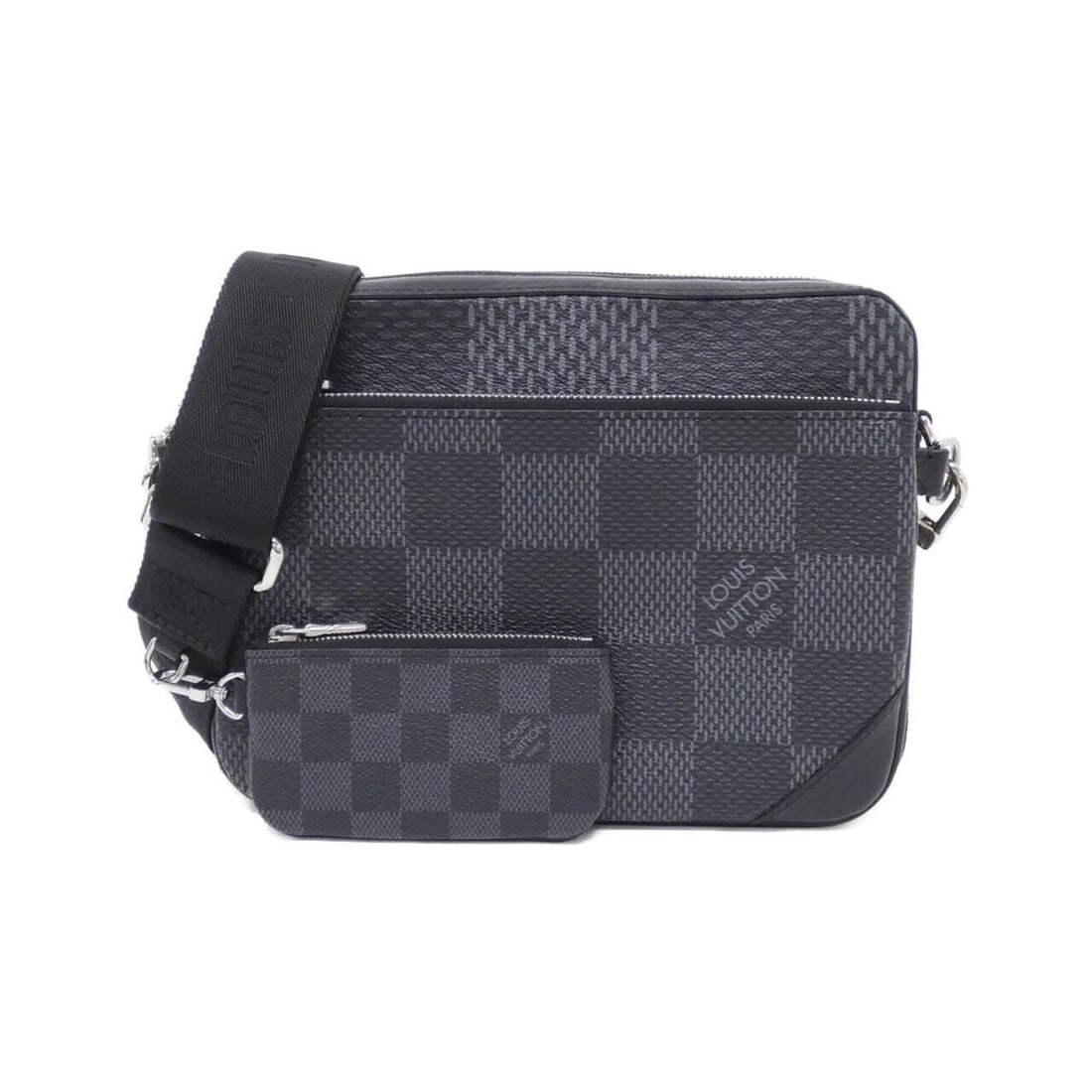 Louis Vuitton Damier Graphite 3D Trio Messenger N50017 Shoulder Bag: --- Catalog ---Category: SizeSize (HxWxD): 19cm x 25cm x 5cm / 7.48'' x 9.84'' x 1.96''Category: DesignType: Pouch, Shoulder bagColor: GraphiteGender: MenMaterial: Coated canvas Hardware Color: Silver
