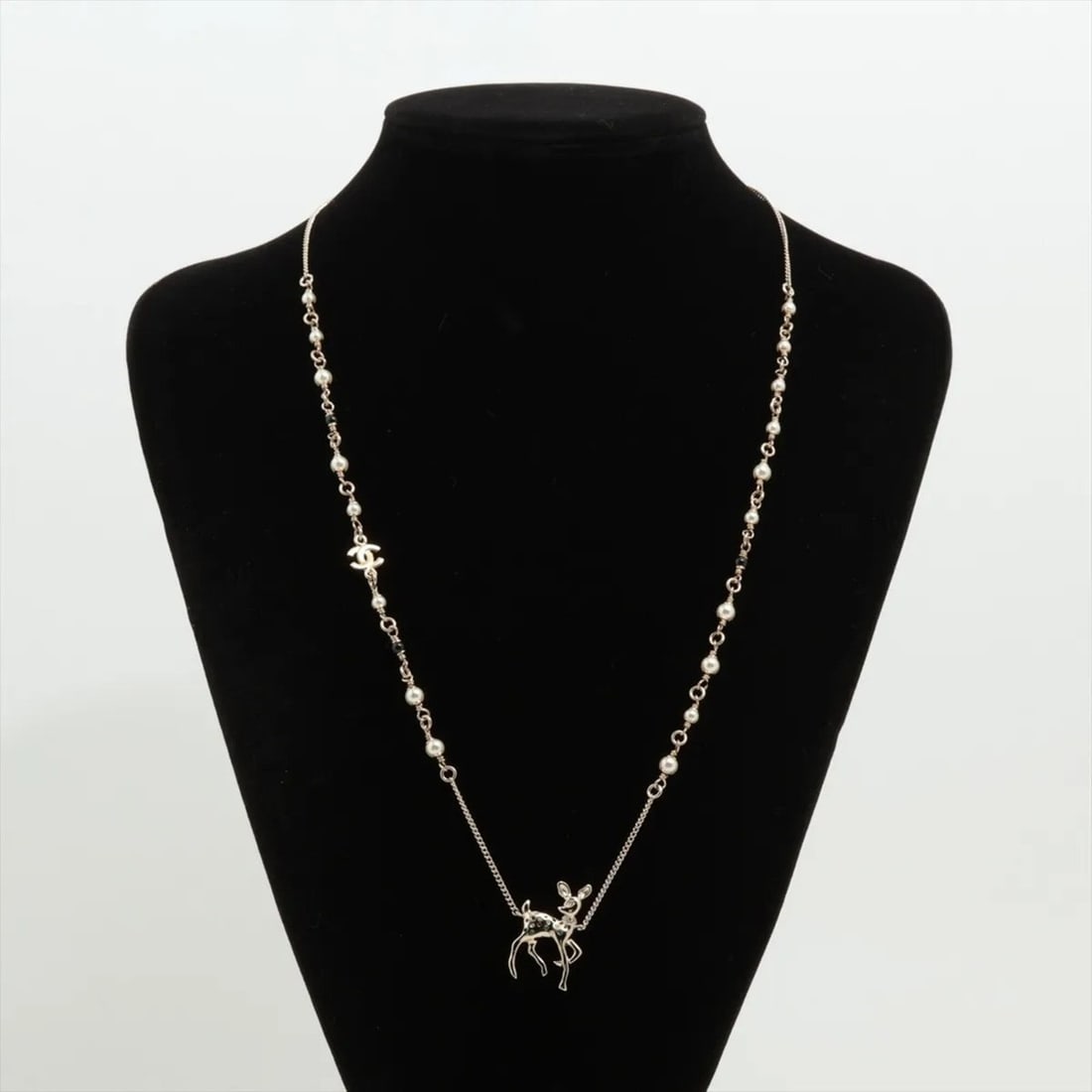 Chanel G26C Bambi Necklace, Gold Rhinestones, Faux Pearl, Women's Accessory: --- Catalog ---Category: SizePendant Size: 29mm x 20mm / 1.14'' x 0.78''Neck Circumference: 70.2 cm / 27.63''Category: DesignColor: GoldGender: WomenMaterial: Artificial pearl, RhinestoneNecklace Type