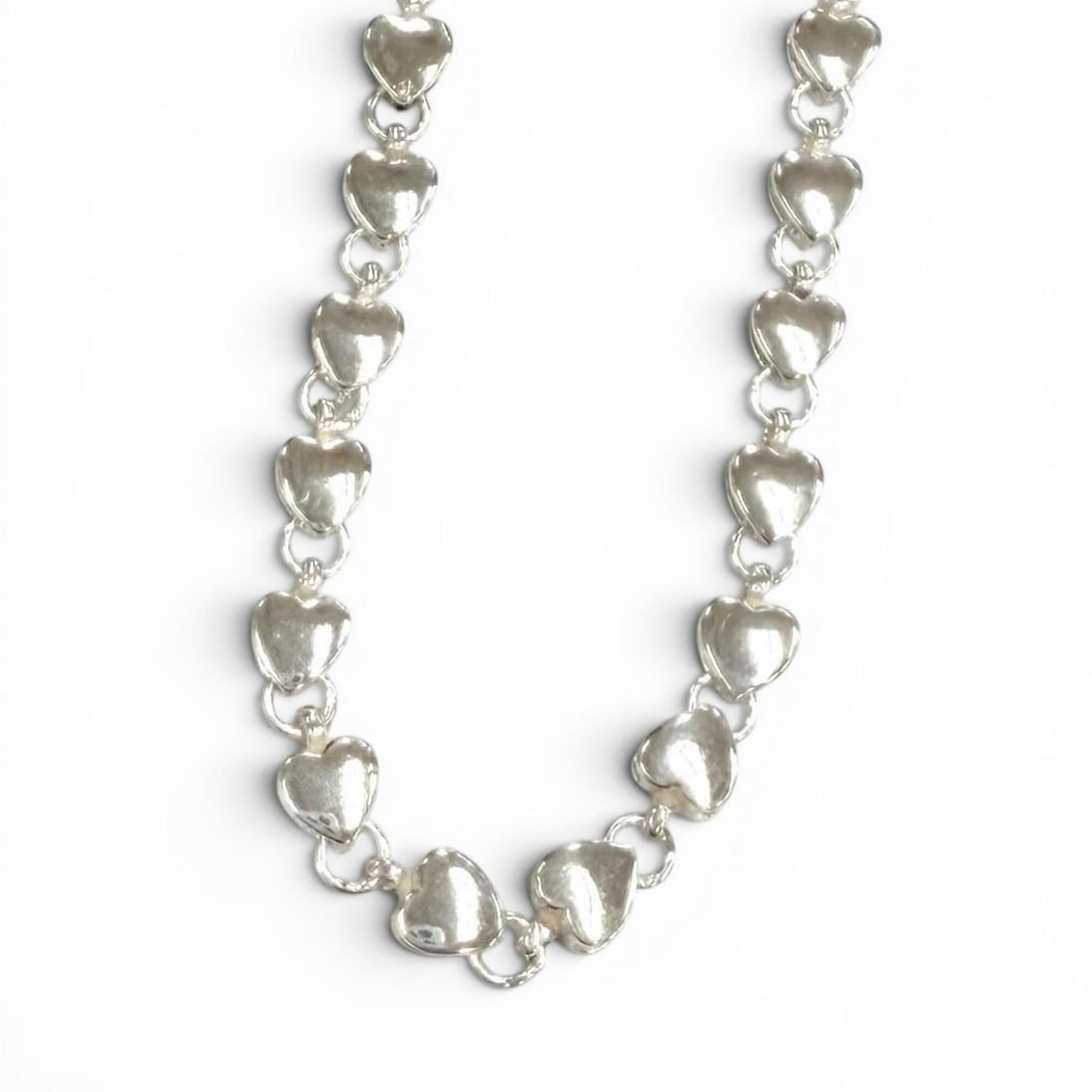 TIFFANY&Co. Tiffany 925 Puff Heart Necklace, Silver, Weight 16.5g, Women's, with Dust Bag.: --- Catalog ---Category: SizeNeck Circumference: 42.5 cm / 16.73''Category: DesignGender: WomenMaterial: Silver 925Necklace Type: NecklaceCategory: GeneralBrand: Tiffany--- Item List ---Section: Condi